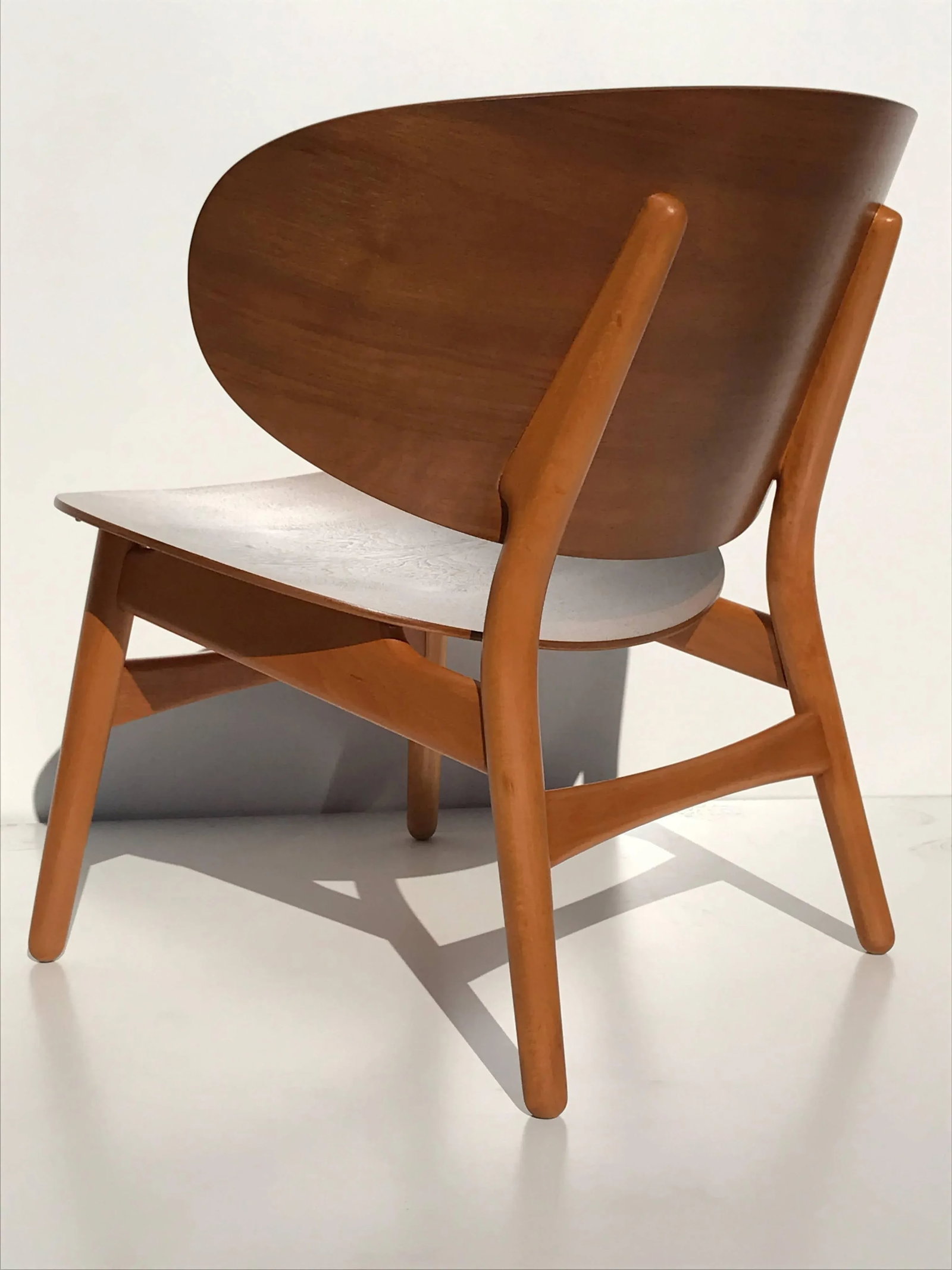 Shell Chair by Hans Wegner in Walnut and Beech - 2