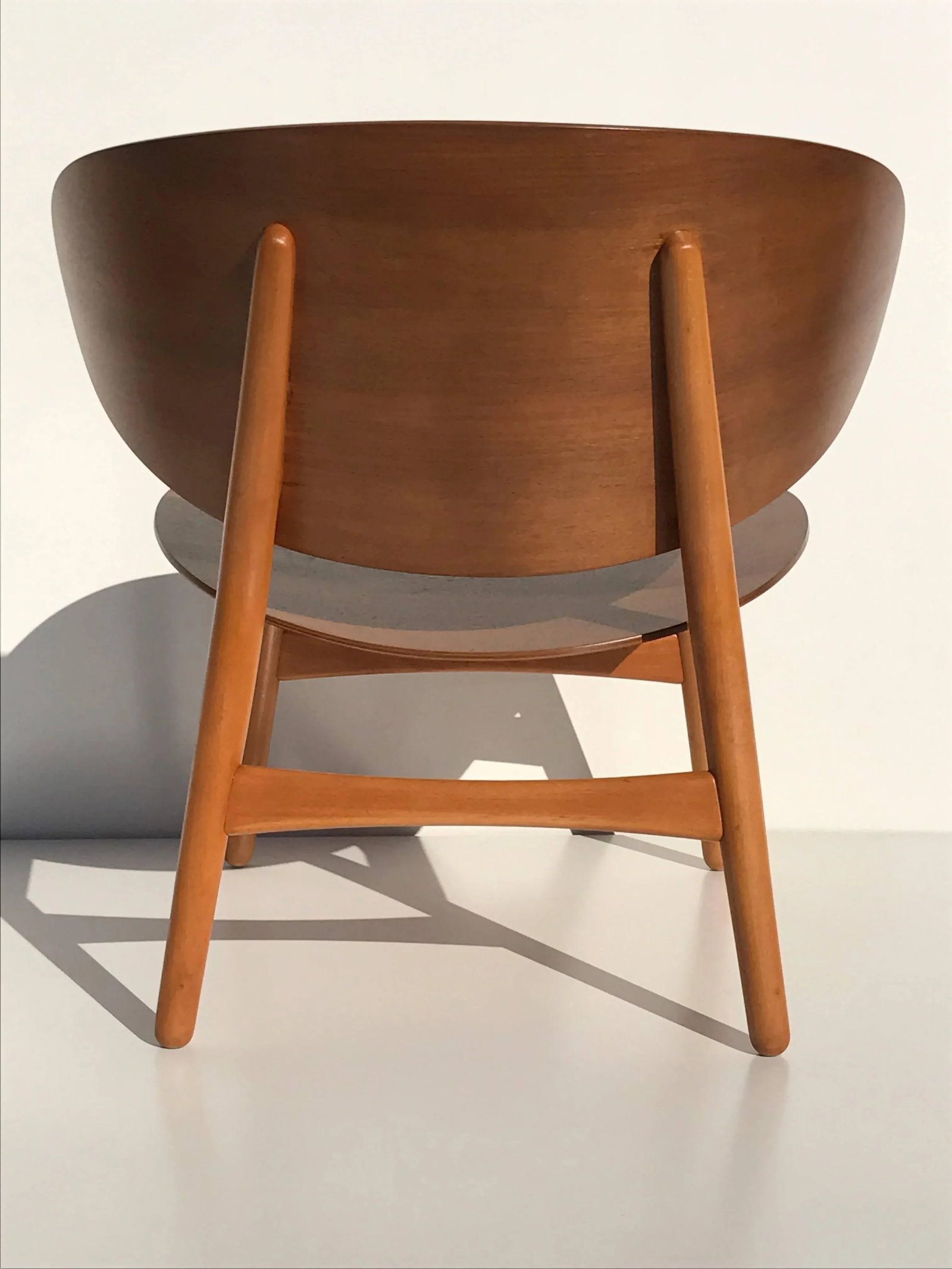 Shell Chair by Hans Wegner in Walnut and Beech - 7