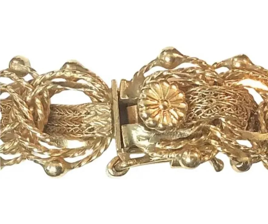 Ladies Heavy 14k Gold Charm Bracelet - 9