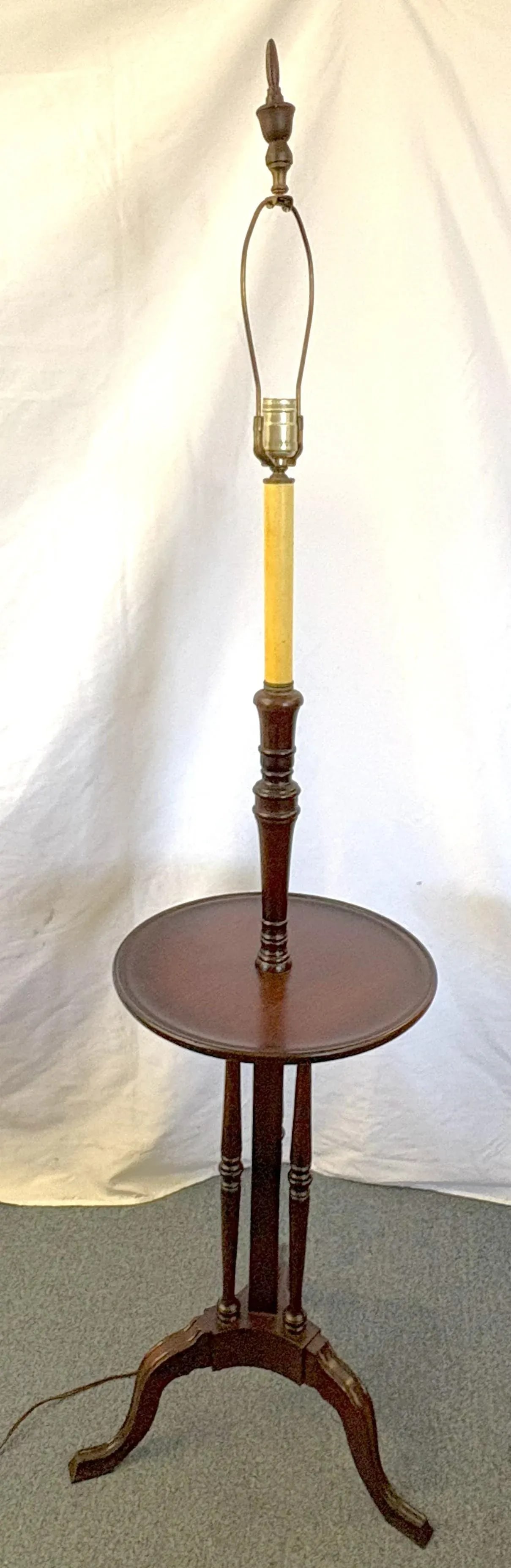 Vintage Wood Lamp Table With Matching Wood Finial - 3