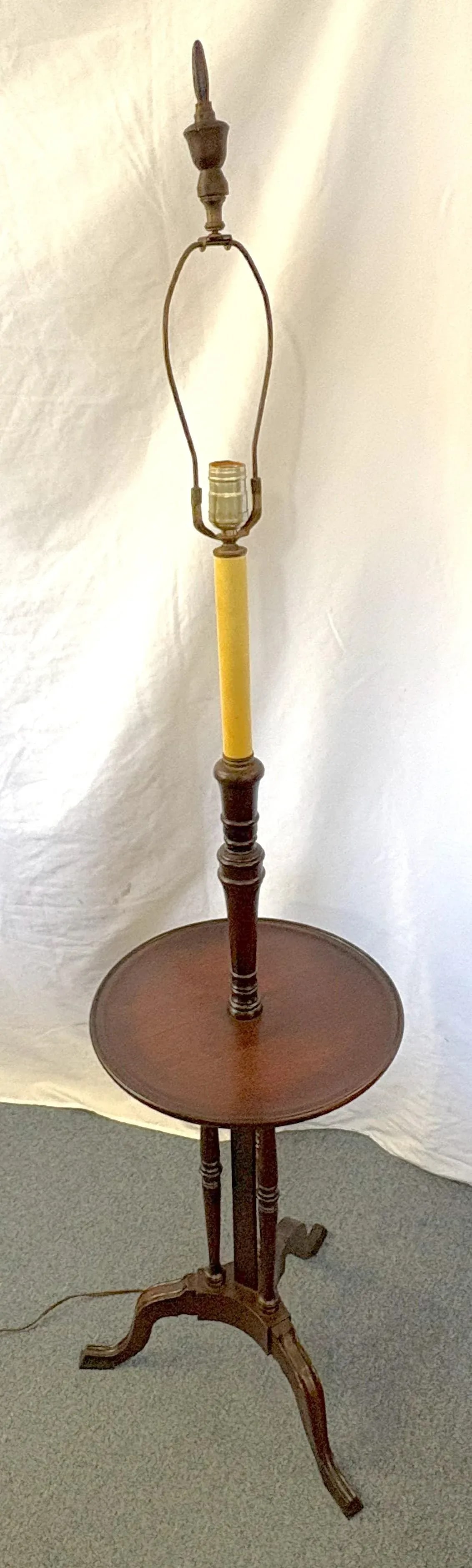 Vintage Wood Lamp Table With Matching Wood Finial - 4