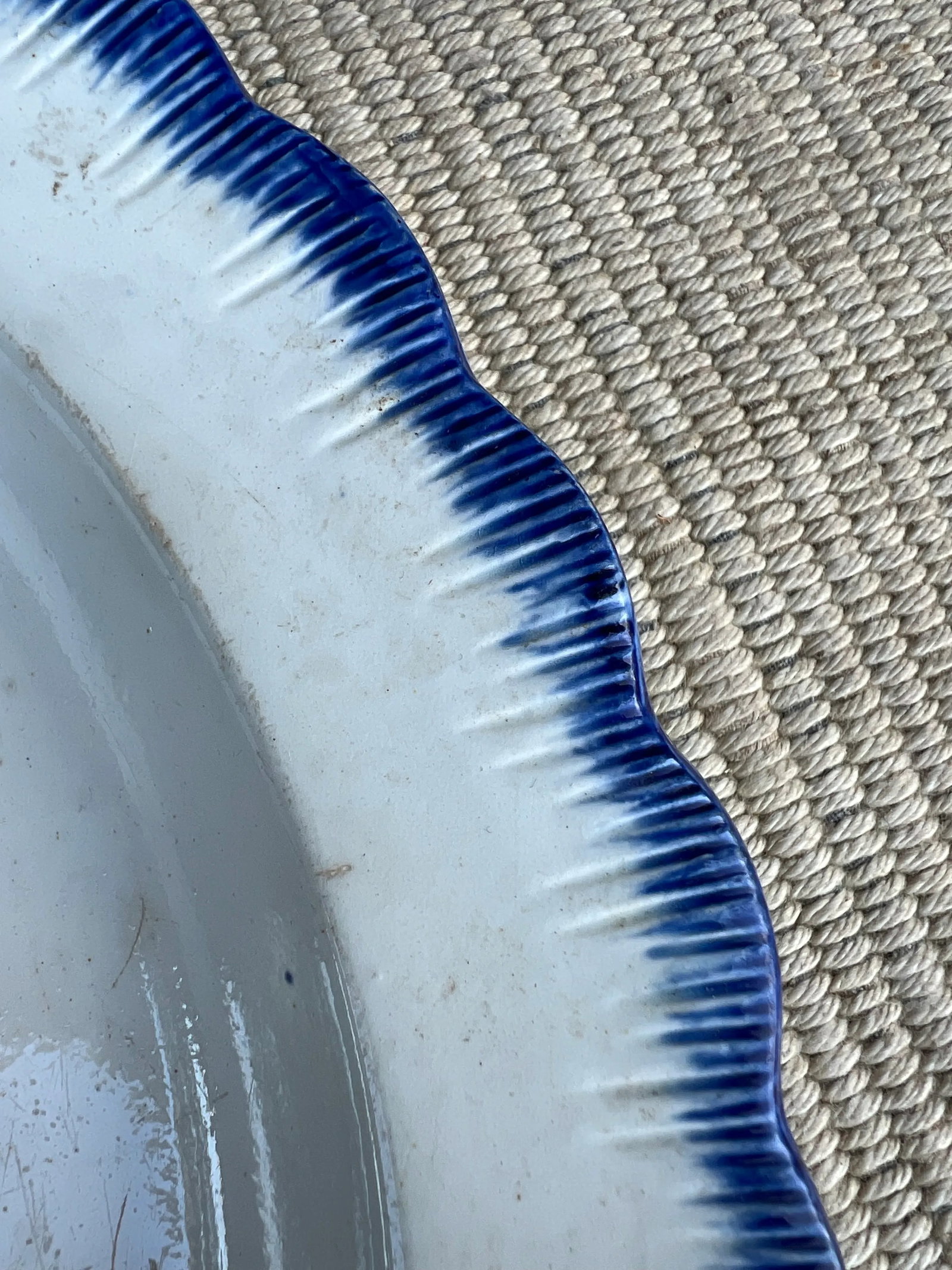 Antique Pearlware Blue Feather Edge Platter, Circa 1820's - 4