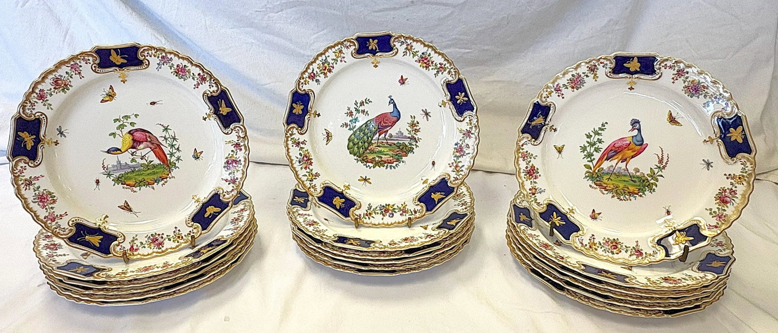18th Century English Copeland Porcelain Dinner Plates With Hand Painted Exotic Birds & Gold Raised B - 11