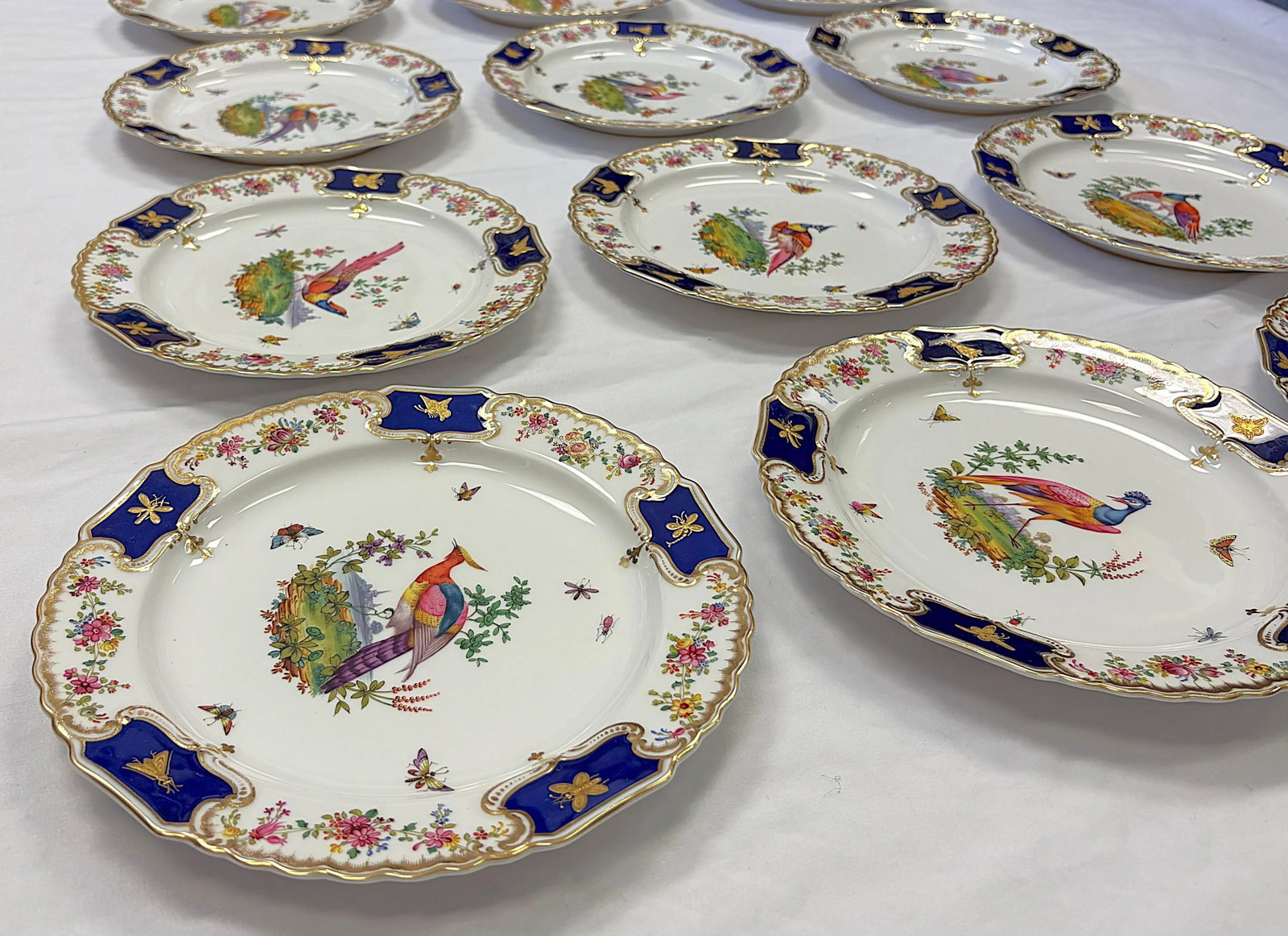 18th Century English Copeland Porcelain Dinner Plates With Hand Painted Exotic Birds & Gold Raised B - 12