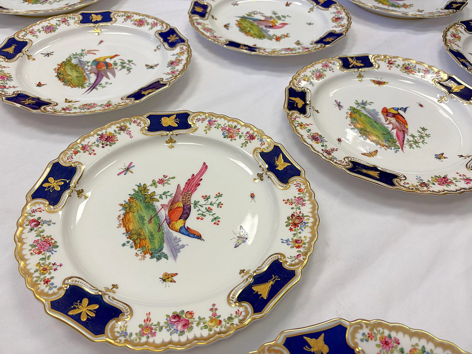 18th Century English Copeland Porcelain Dinner Plates With Hand Painted Exotic Birds & Gold Raised B - 14