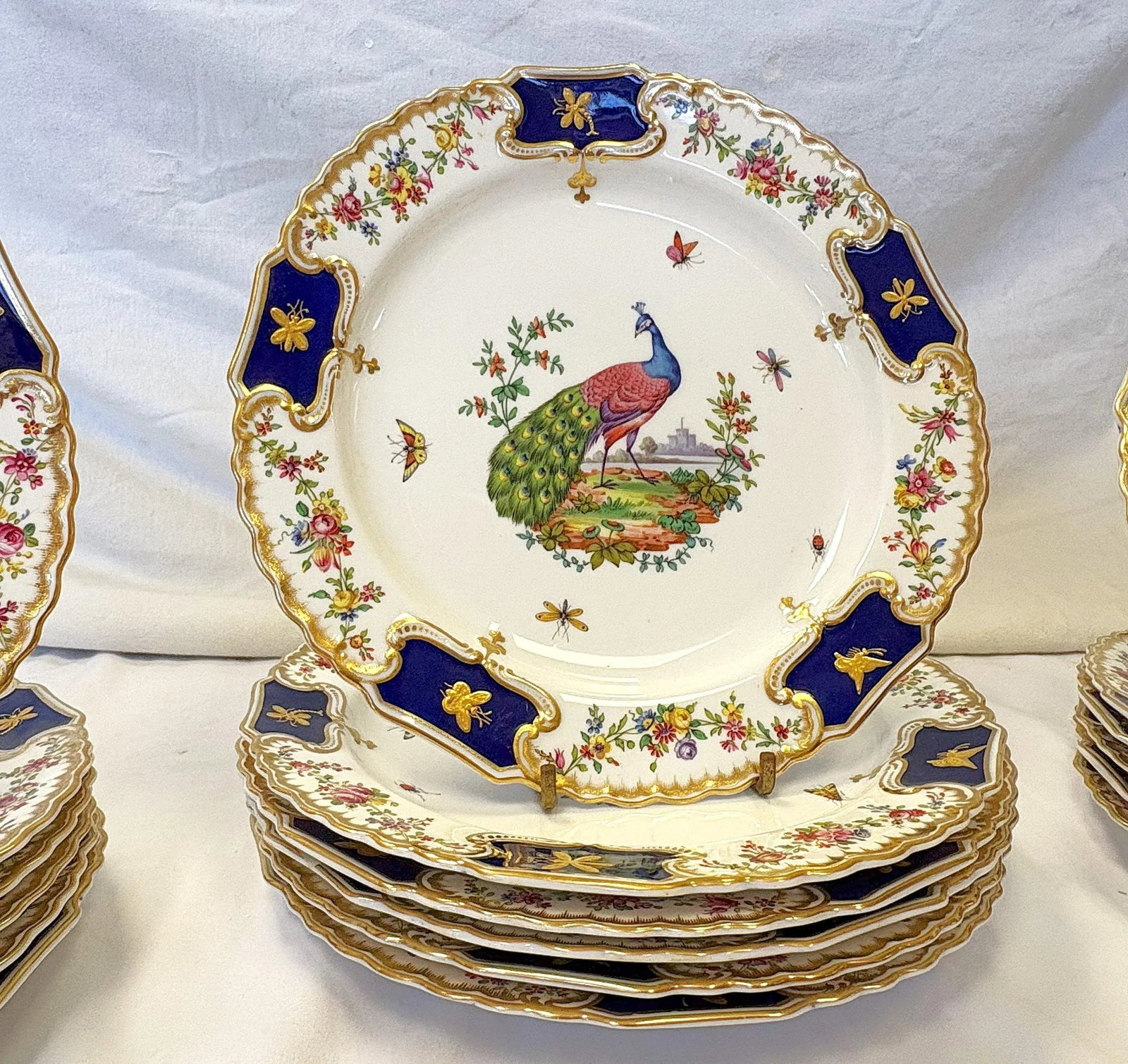 18th Century English Copeland Porcelain Dinner Plates With Hand Painted Exotic Birds & Gold Raised B - 4