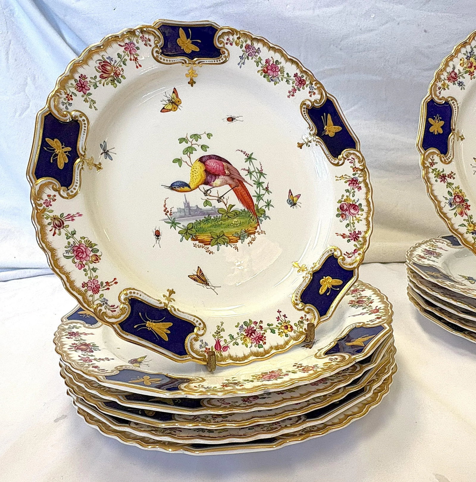 18th Century English Copeland Porcelain Dinner Plates With Hand Painted Exotic Birds & Gold Raised B - 5