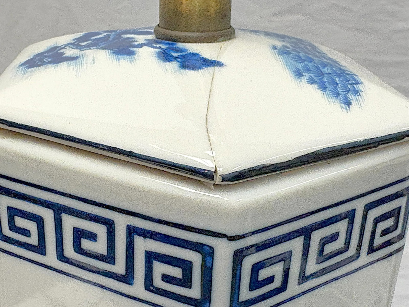 Vintage Mid Century Blue and White Ceramic Hexagon Shaped Table Lamps- A Pair - 17