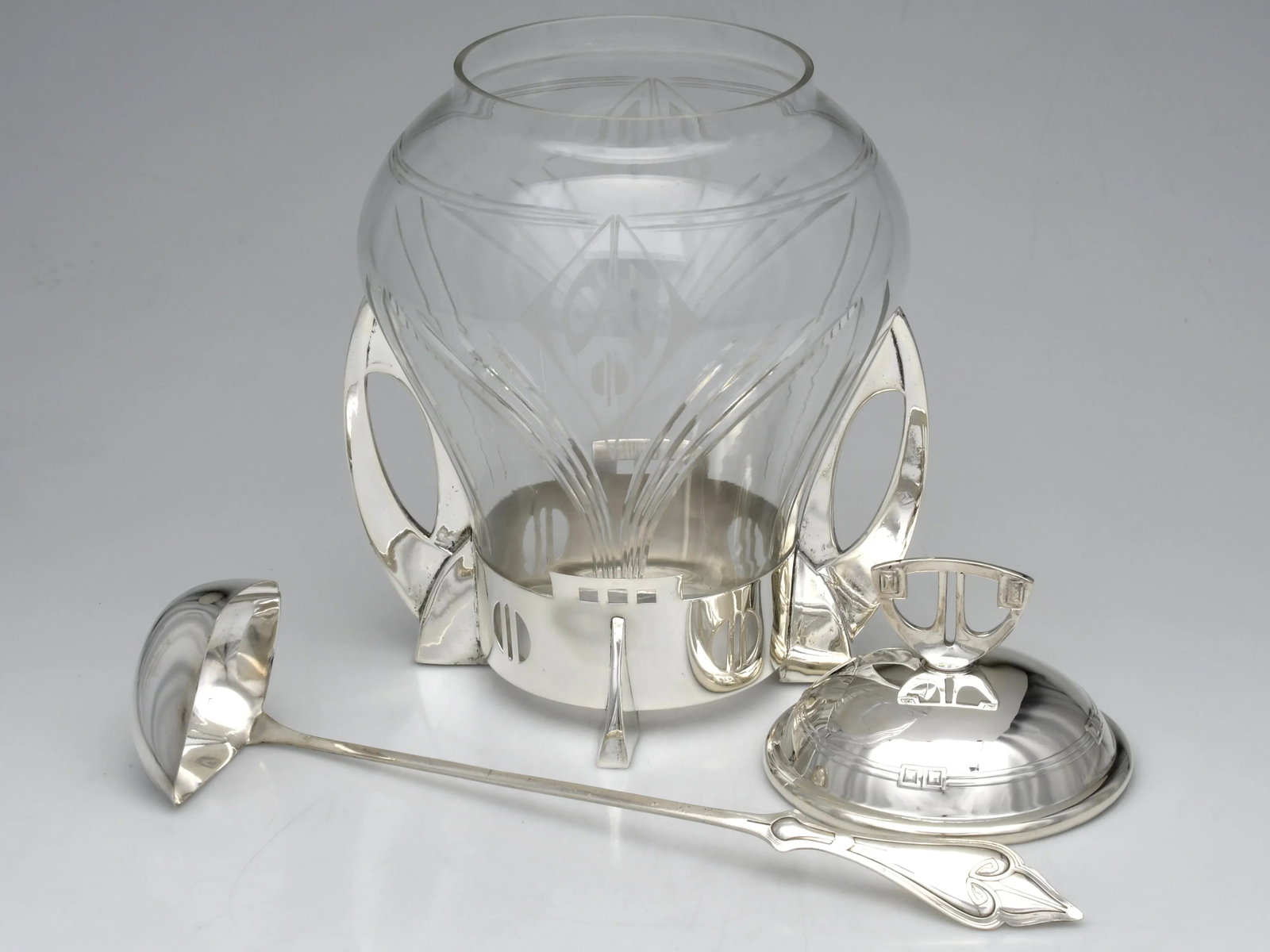 WMF Art Deco Covered Glass Punch Bowl With Silverplate Frame & Ladle, Circa 1925–1935 - 4