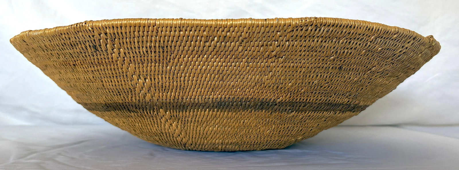 Vintage Native American Natural Fiber Woven Bowl/Basket From the Mid 20th Century - 7