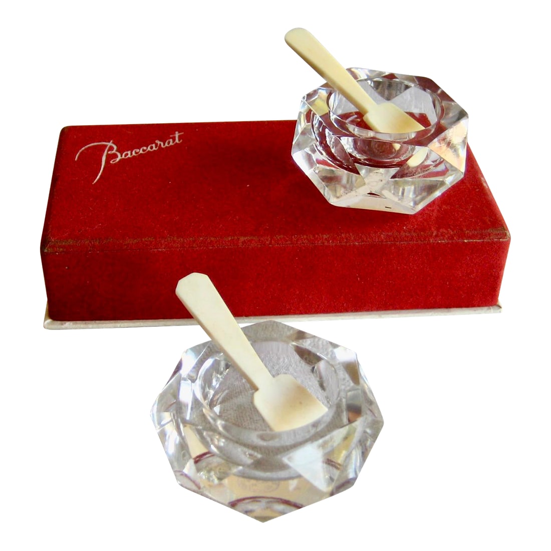 1960s Baccarat Mid-Century Modern Crystal Salt and Pepper: Give a touch of french elegance with this lovely salt and paper crystal set with the original spoons ( rare ) and box .Baccarat crystal is worldwide famous for good reasons it s quality and designs