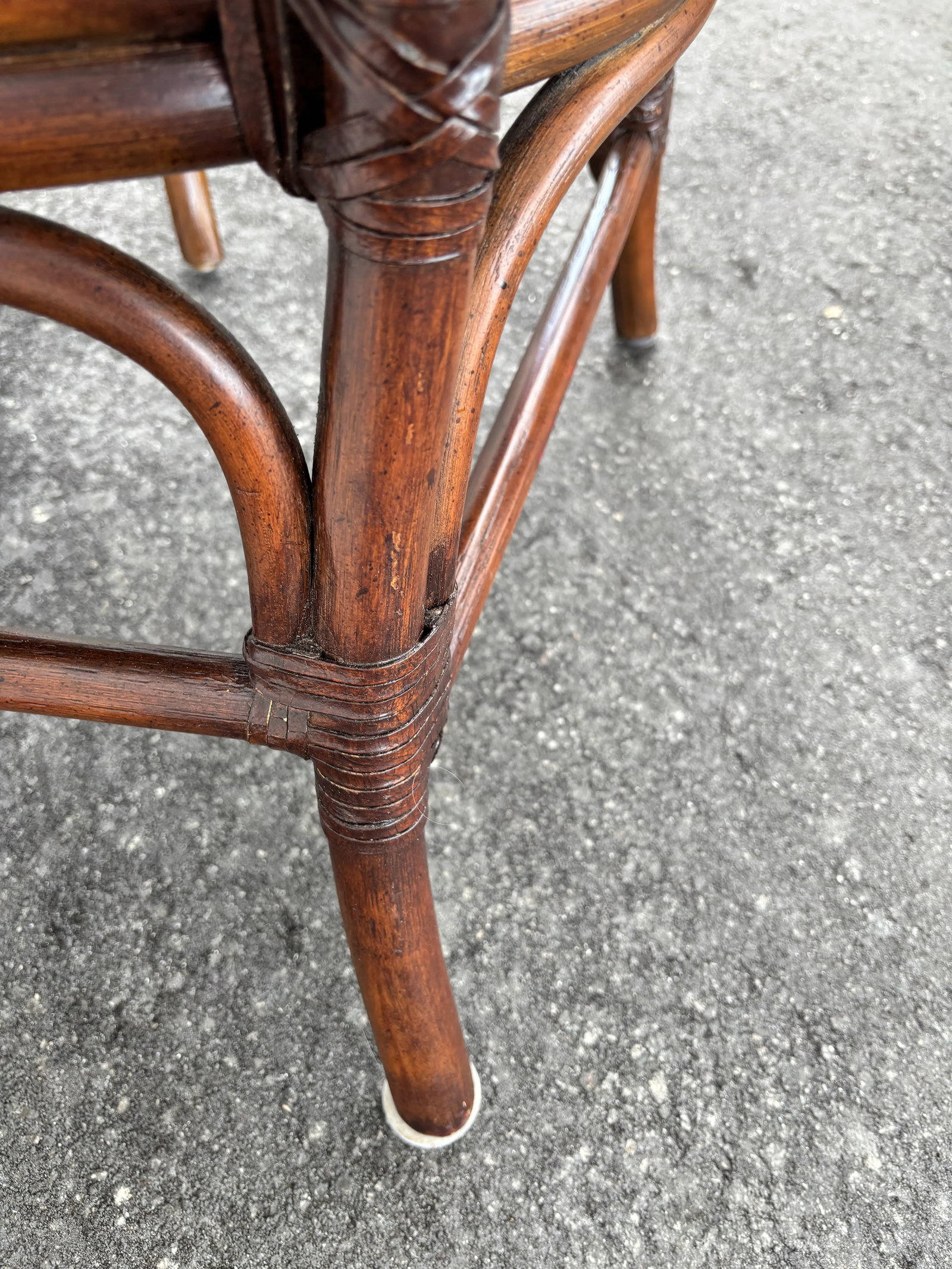 David Francis Attributed, Rattan Dining Set With Coveted "Spider Back" Coastal Design. Leather B - 4