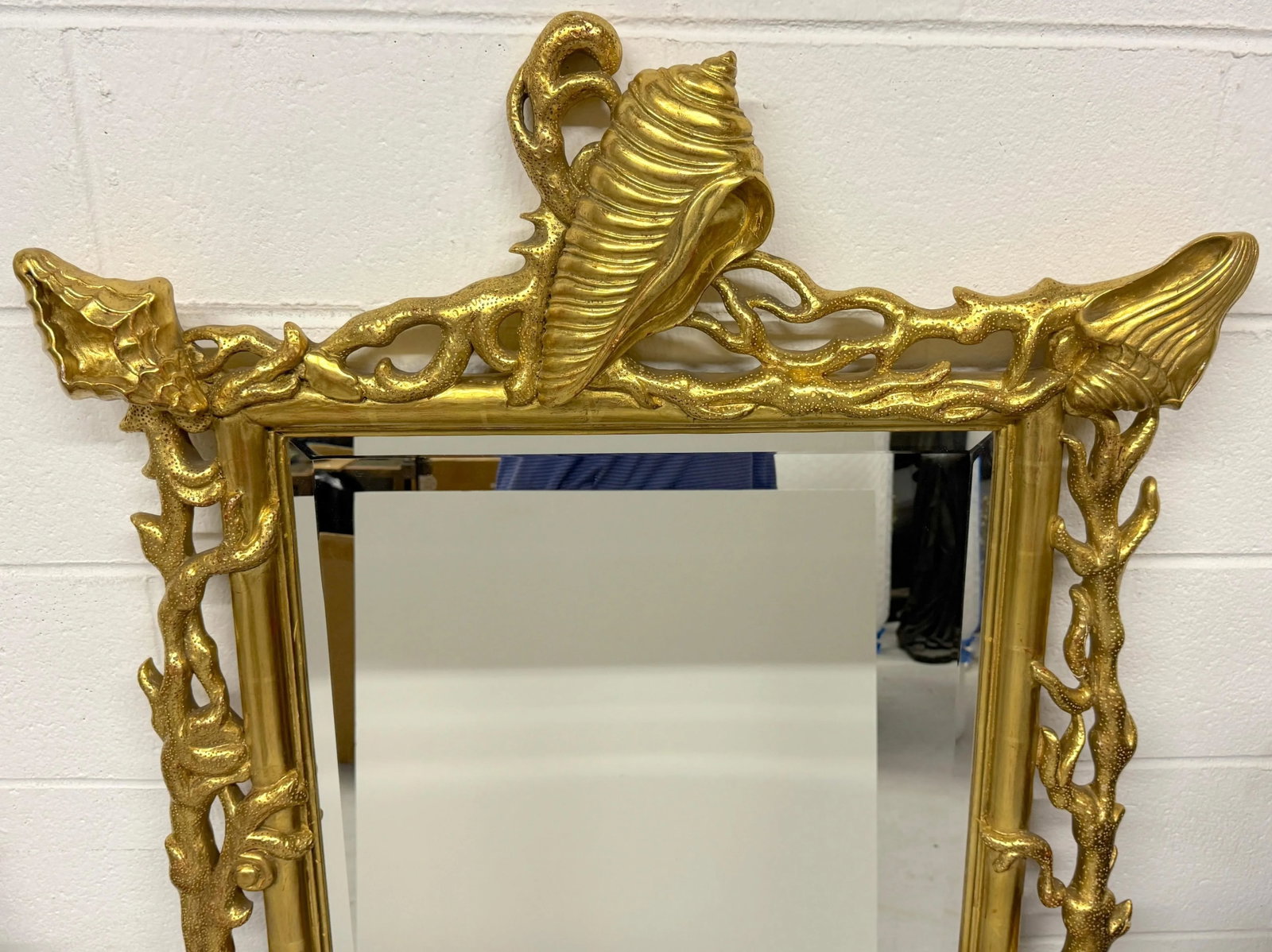 Extraordinary Pair of Italian Carved Giltwood Mirrors with Shell and Coral Motif - 5