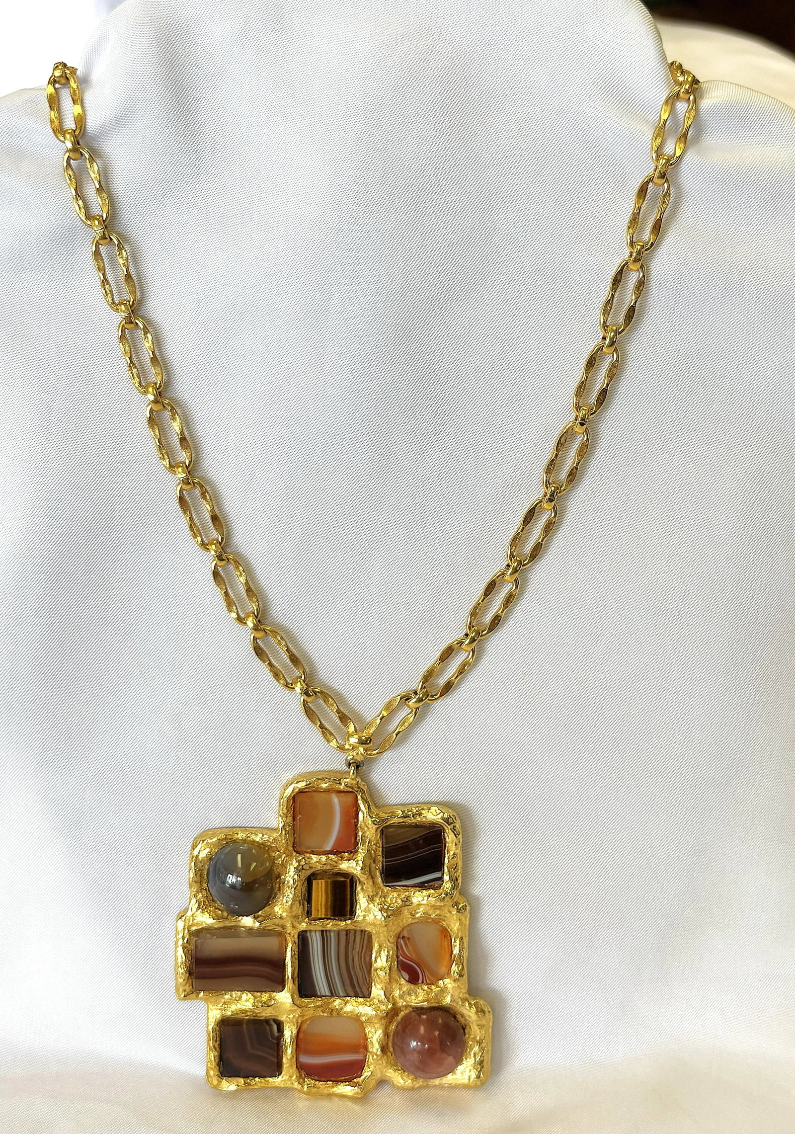 Vintage Designer Kenneth Lane Signed Geometric Pendant Necklace - 4