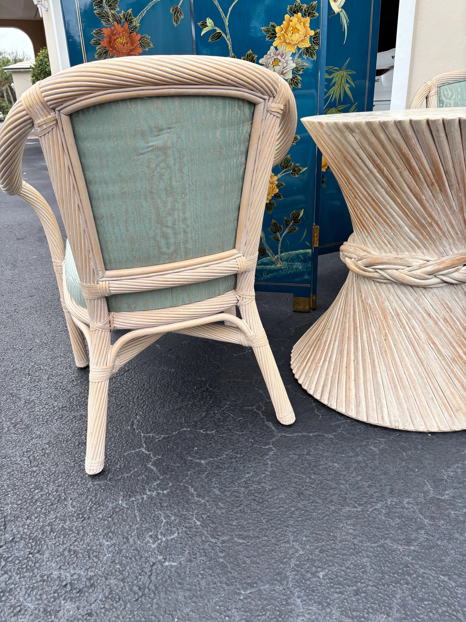 Refurbished McGuire Attributed Set of Vintage White Washed, Twisted Pencil Reed Chairs. McGuire Tabl - 3