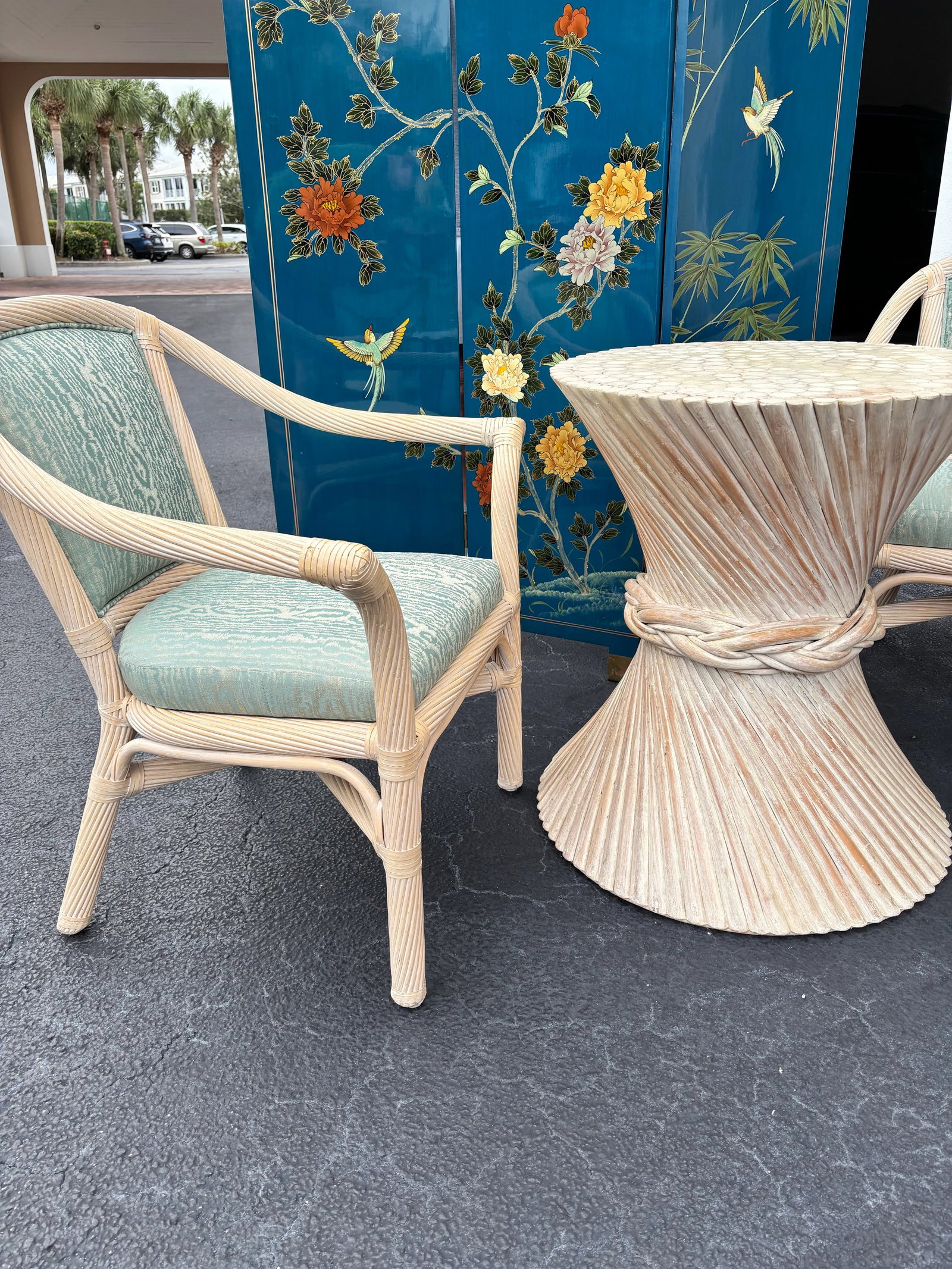 Refurbished McGuire Attributed Set of Vintage White Washed, Twisted Pencil Reed Chairs. McGuire Tabl - 5