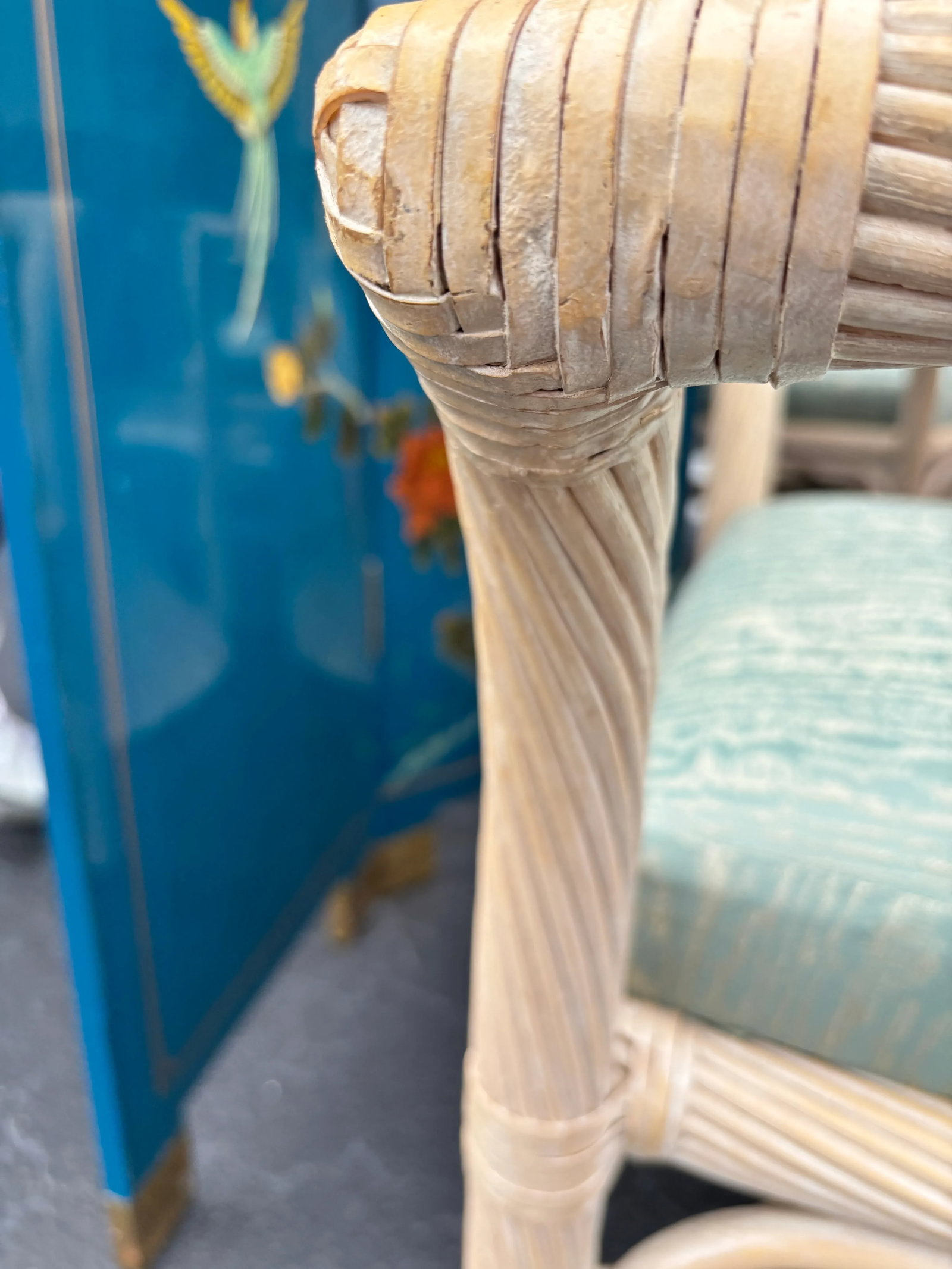 Refurbished McGuire Attributed Set of Vintage White Washed, Twisted Pencil Reed Chairs. McGuire Tabl - 6