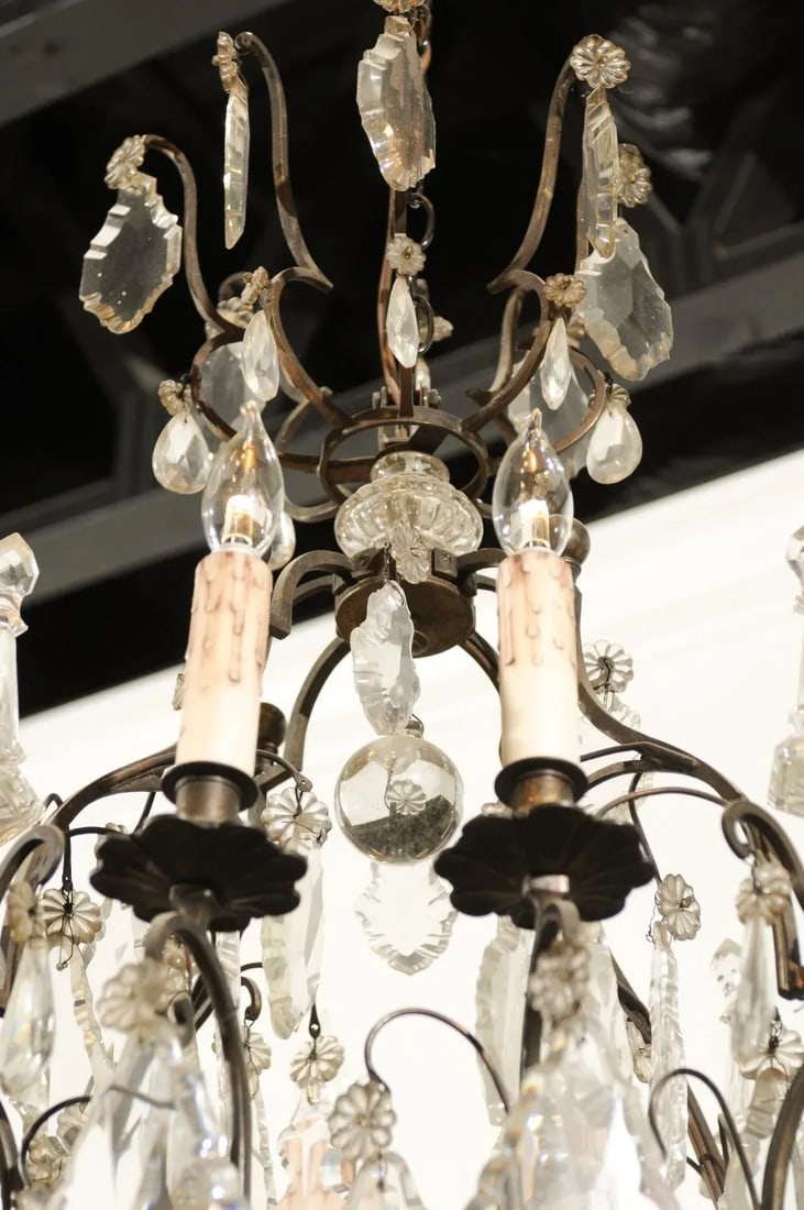 French 1890s Eight-Light Crystal Chandelier with Bronze Armature and Obelisks - 3