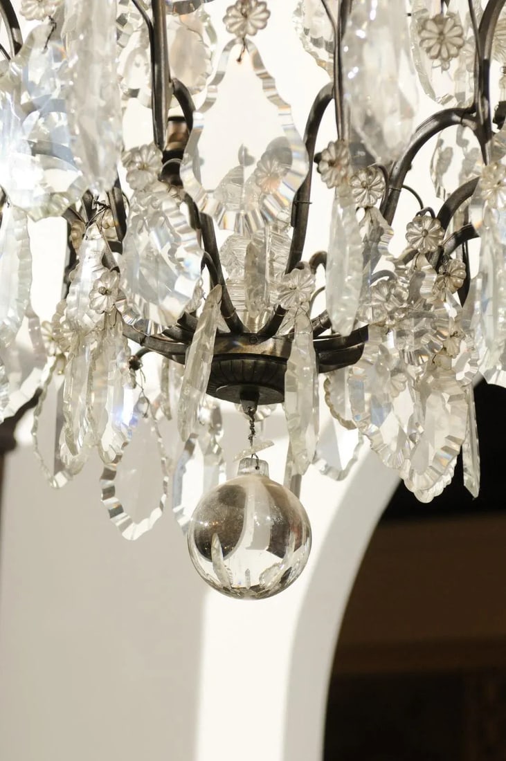 French 1890s Eight-Light Crystal Chandelier with Bronze Armature and Obelisks - 7