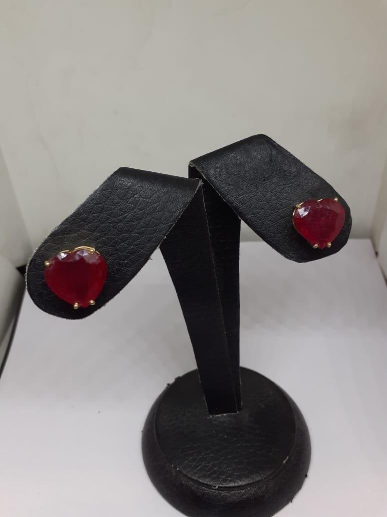 Natural Ruby Earring with 22.02 Carats Ruby in 18k Gold - 4