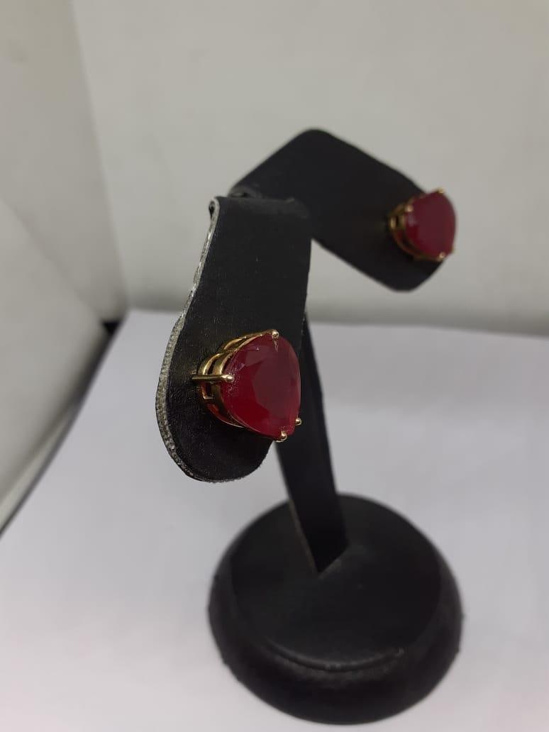 Natural Ruby Earring with 22.02 Carats Ruby in 18k Gold - 5