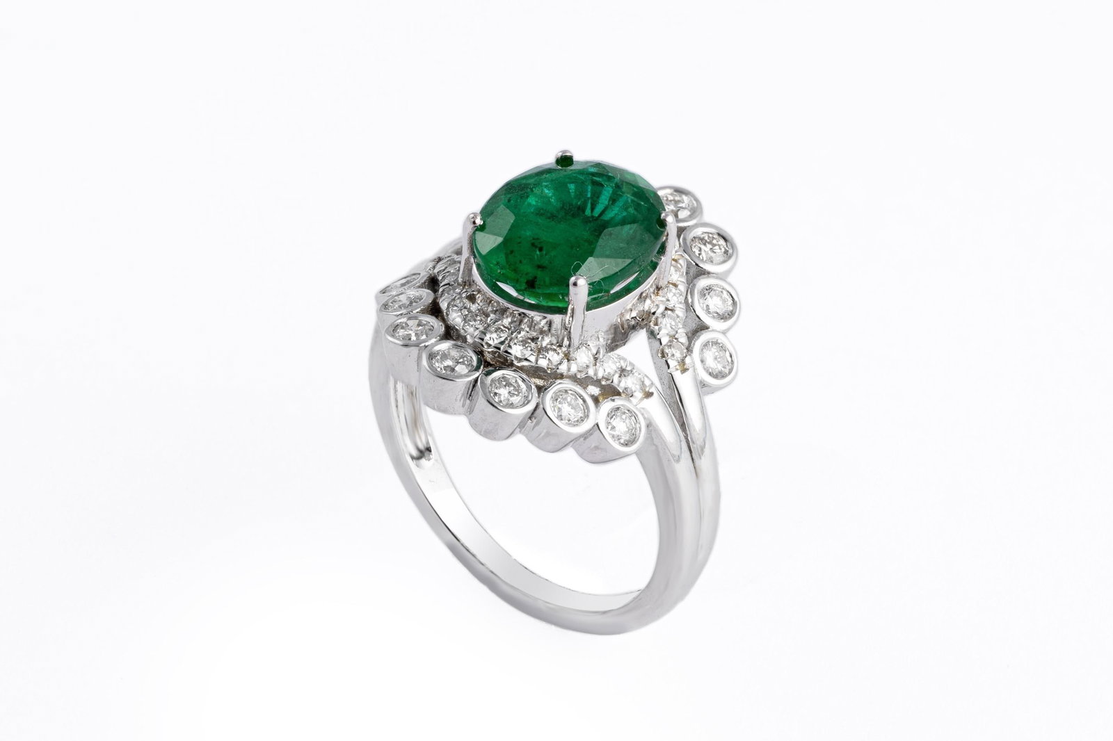 2.96 carats Natural Zambian Emerald Ring with Diamonds 0.65 carats and 14k Gold - 3