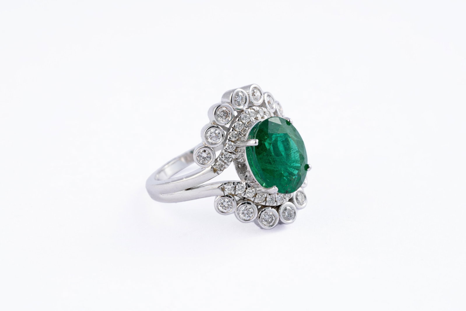 2.96 carats Natural Zambian Emerald Ring with Diamonds 0.65 carats and 14k Gold - 7