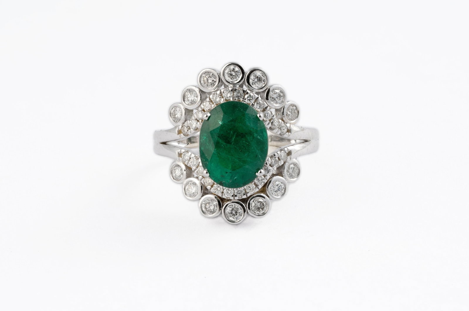 2.96 carats Natural Zambian Emerald Ring with Diamonds 0.65 carats and 14k Gold - 8