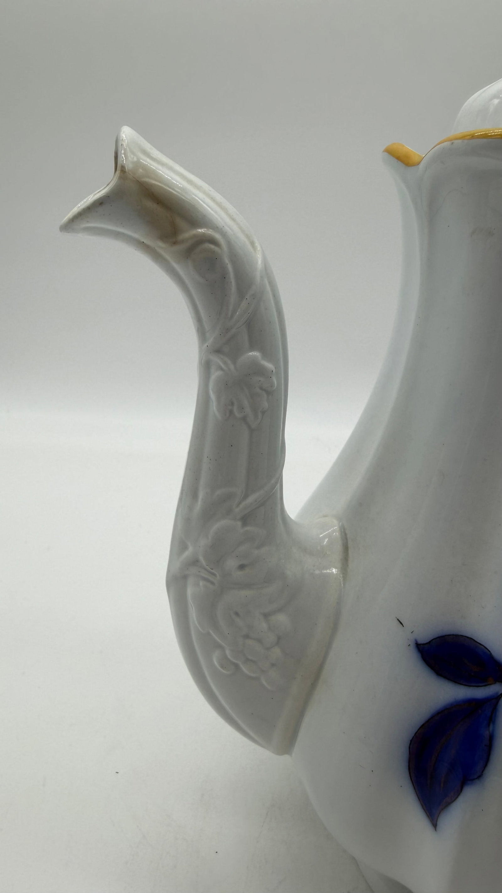 A Fine Antique Staffordshire Gaudy Decorated Ironstone Coffee Pot, Circa 1840's - 9