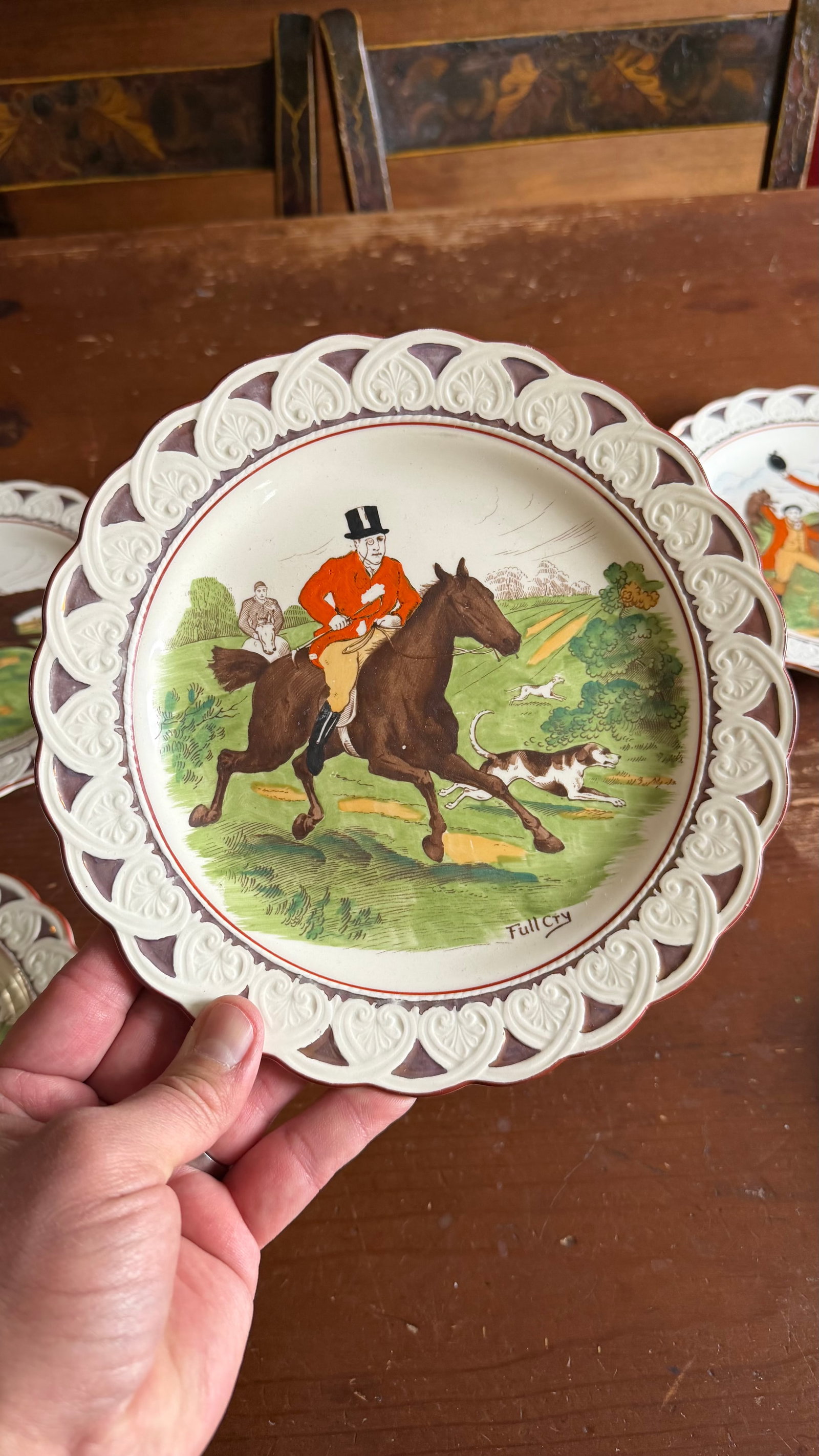 A Very Fine Set of 6 Wedgwood Equestrian and Fox Hunting Scene Plates, Circa 1920's - 3