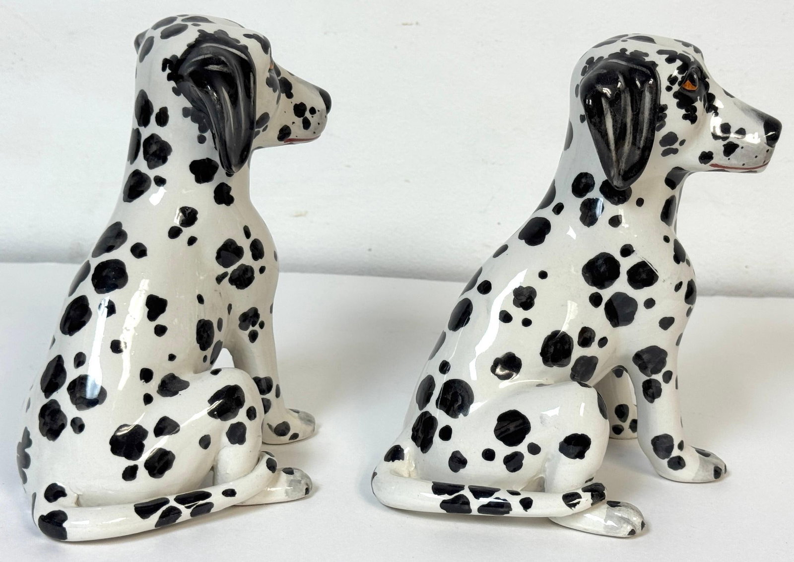 Pair of Italian Hollywood Regency Hand-Painted Pottery Dalmatian Puppies, 1970s - 10