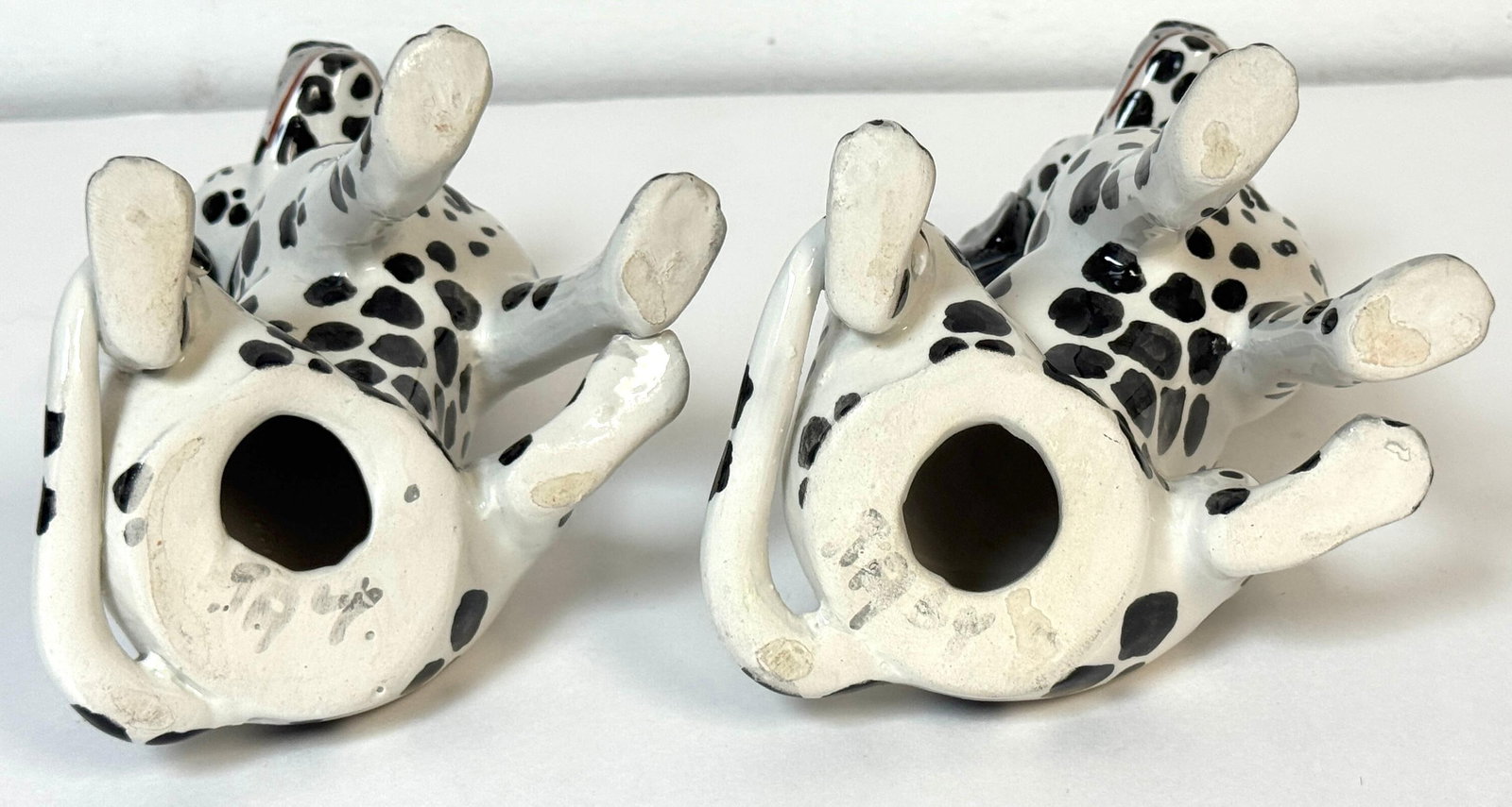 Pair of Italian Hollywood Regency Hand-Painted Pottery Dalmatian Puppies, 1970s - 18
