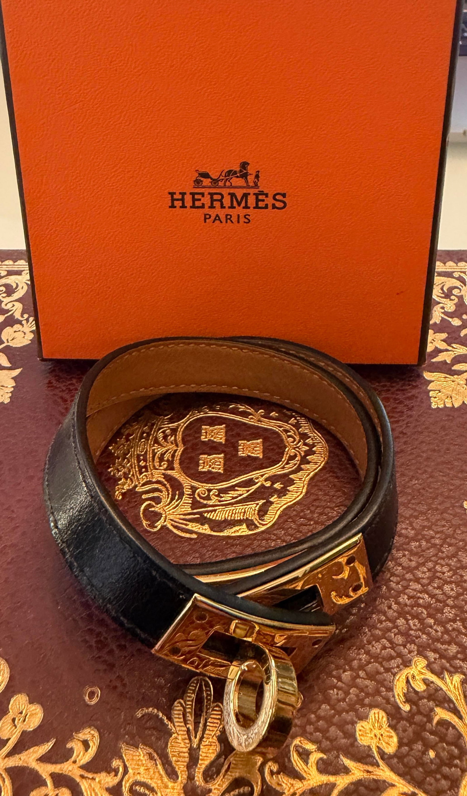 Hermès Kelly Double Tour Bracelet in Black Leather With Gold-Plated Hardware - 4