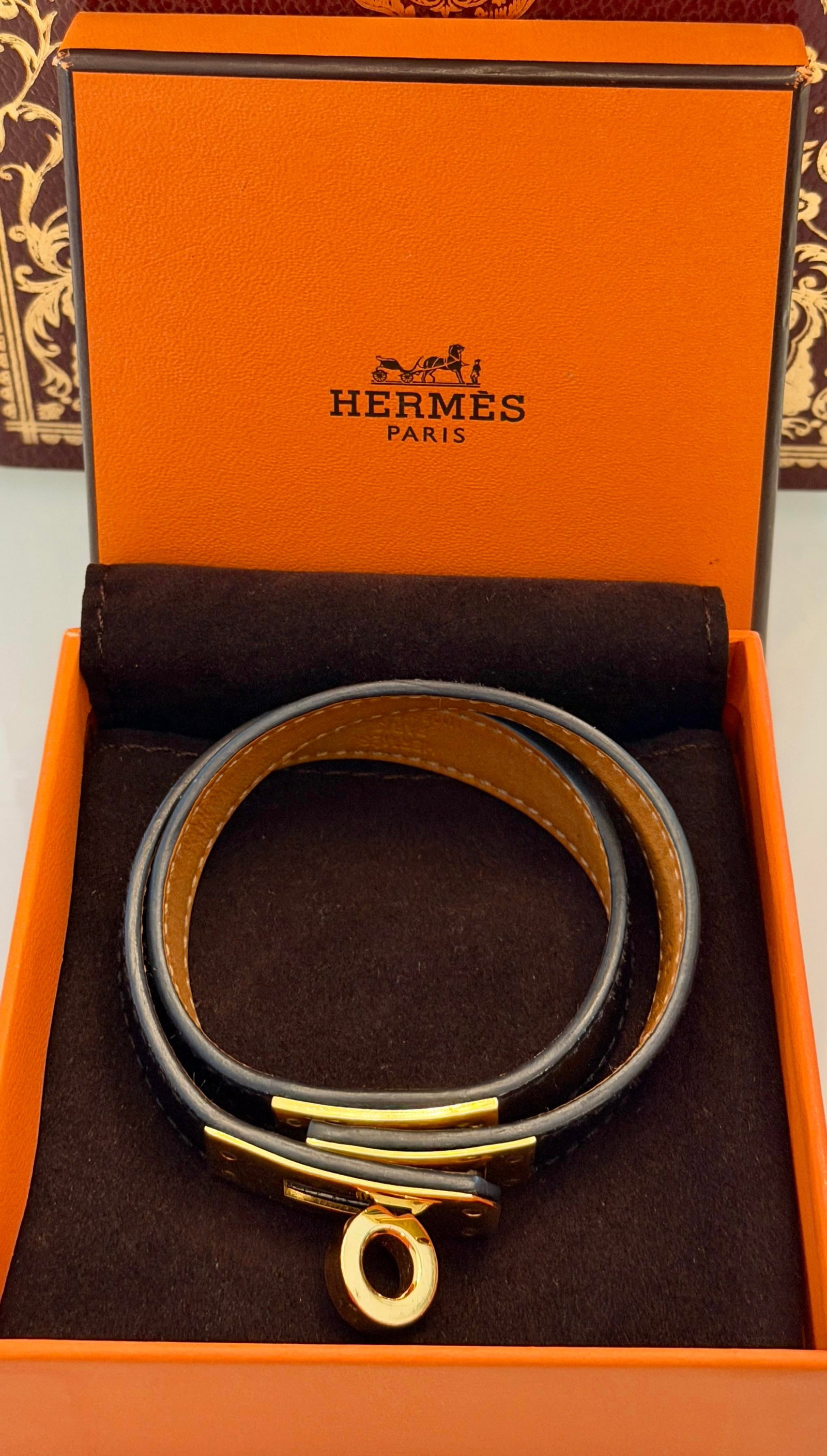 Hermès Kelly Double Tour Bracelet in Black Leather With Gold-Plated Hardware - 5