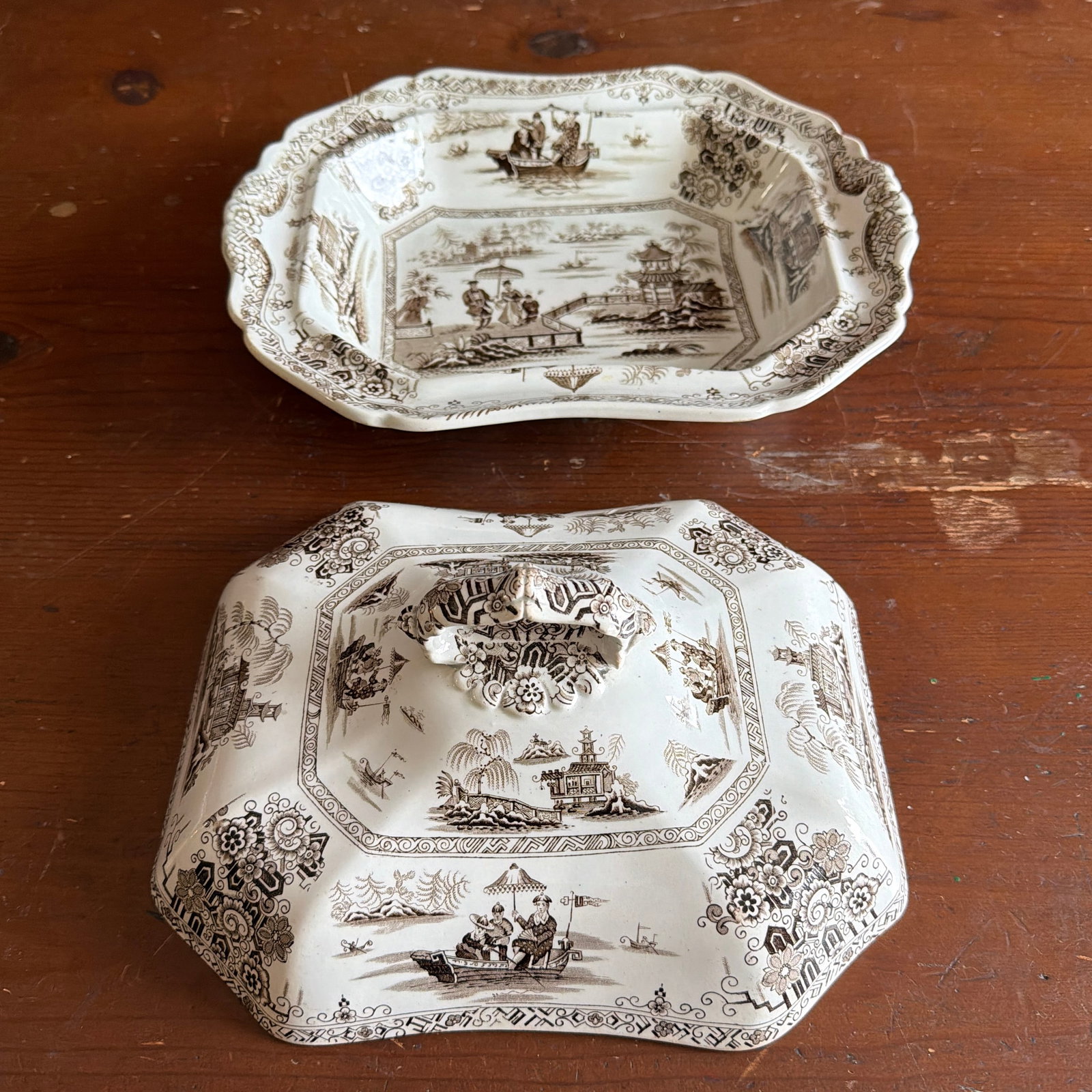 A Antique Brown Transfer Decorated Staffordshire Covered Vegetable Dish, "Nankin" by Dimmock, Ci - 9