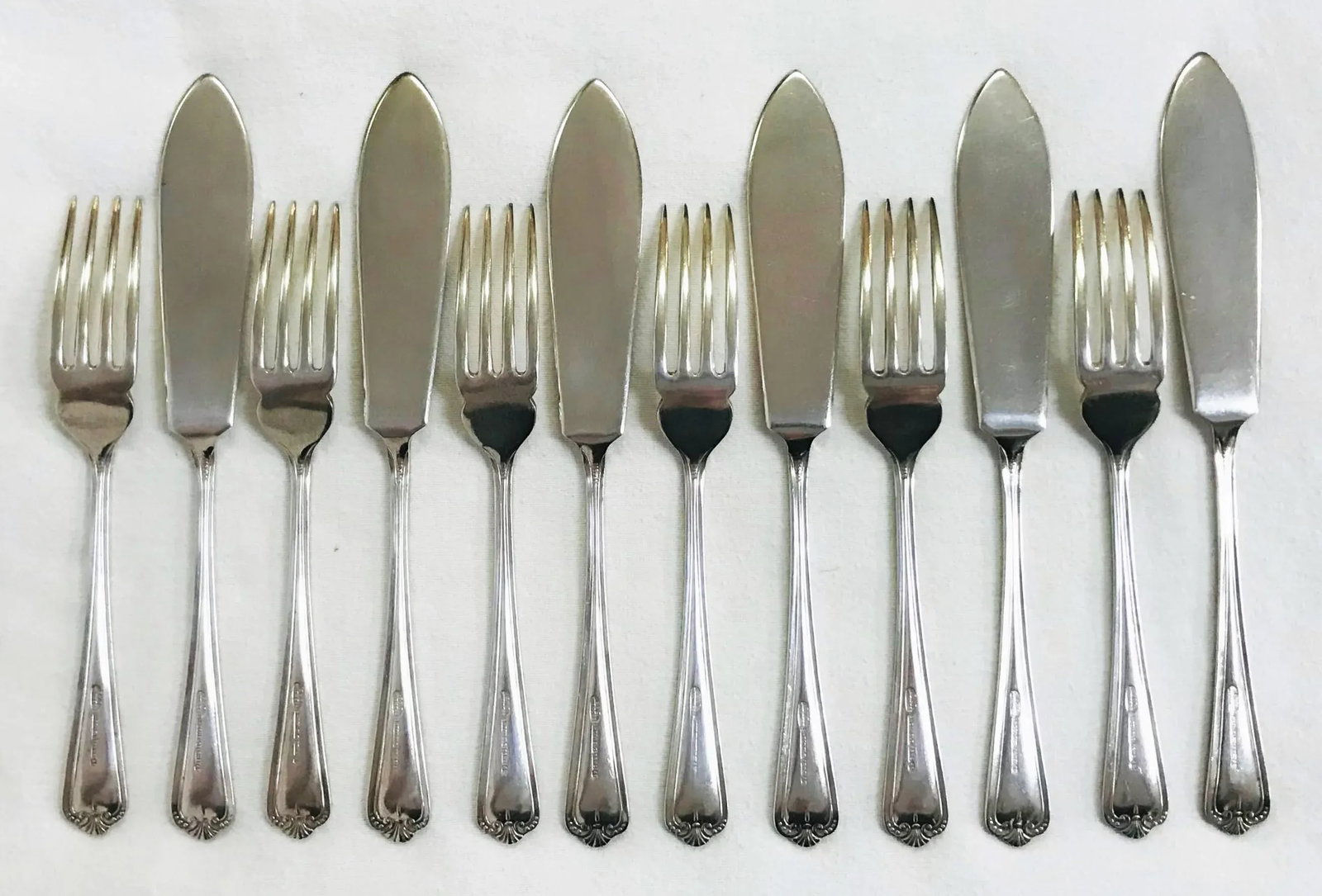 Needham, Veall & Tyzack Sheffield Fish Cutlery C1900- Set of 12 - 3