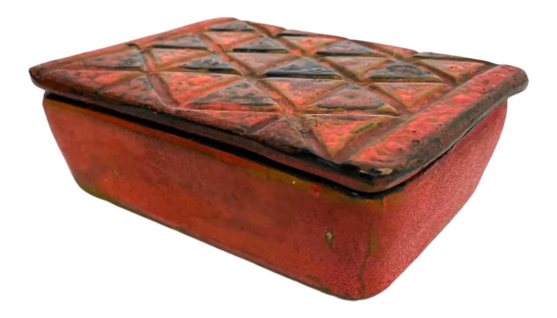 1960s Bitossi Aldo Londi Italian Red Ceramic Box Italy: AMBIANIC presents 1960s Italian Red Black decorative ceramic pottery box geometric relief attributed to Bitossi Aldo Londi Stamped Italy 6 x 4.38 x 2 H inches Presentation unrestored original vintage