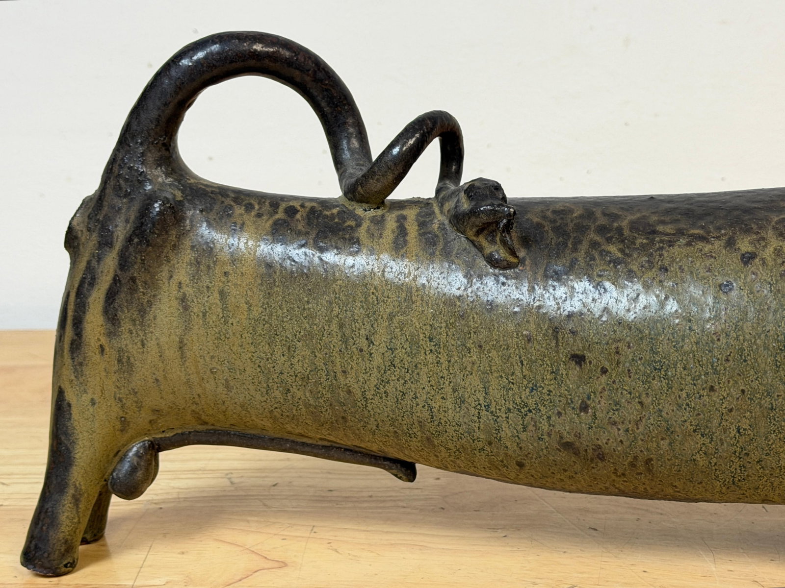 Jorge Mealha (1934 -2021) Pottery, Large Bull Sculpture Portugal, late 20th C. - 3
