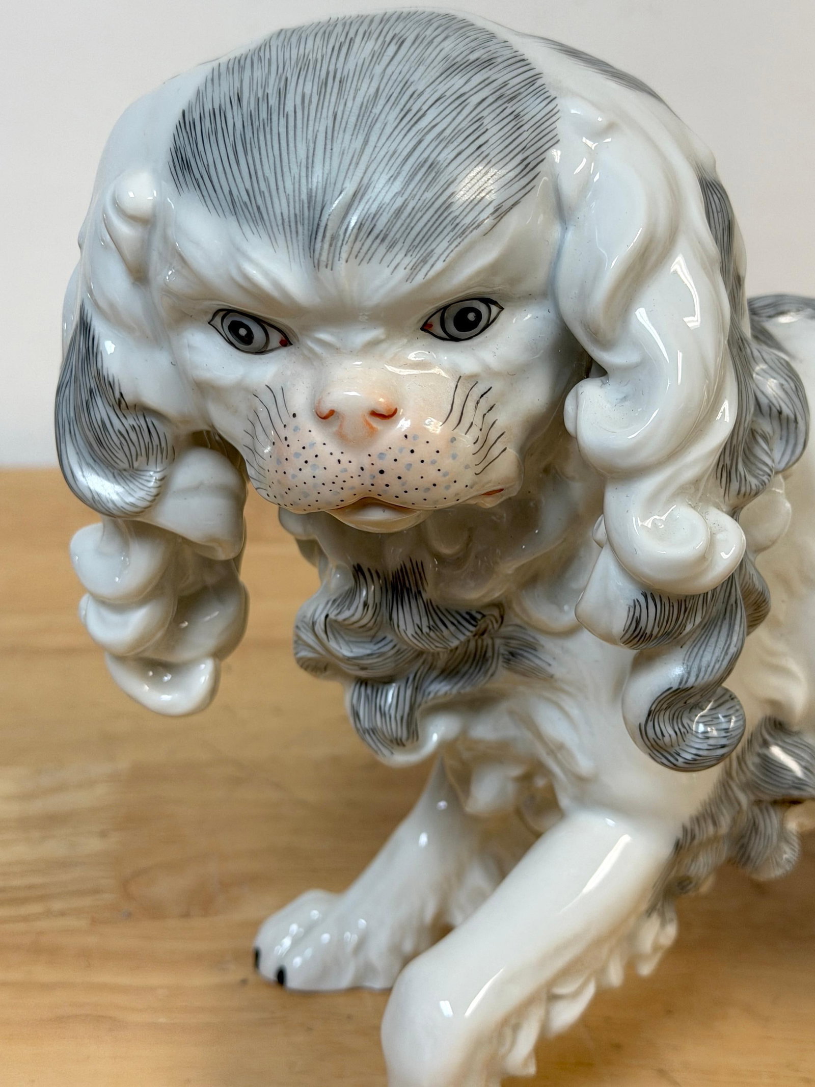 Large Dresden Porcelain Standing Toy Spaniel King Charles / Pekingese, 1900s - 10