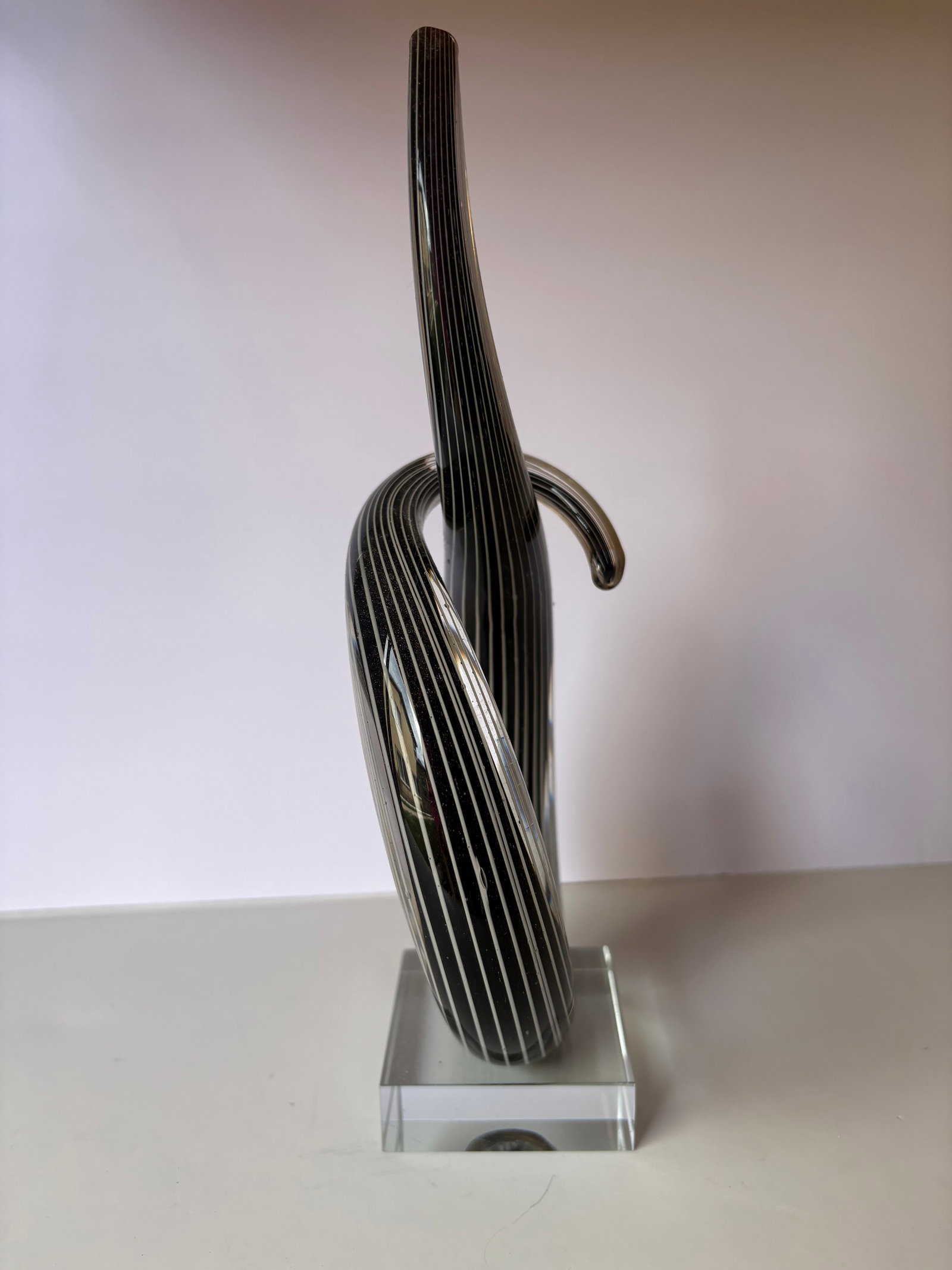 Murano Vintage Hand Blown Glass Sculpture, Twisted Ribbon Love Knot on a Clear Crystal Base - 2