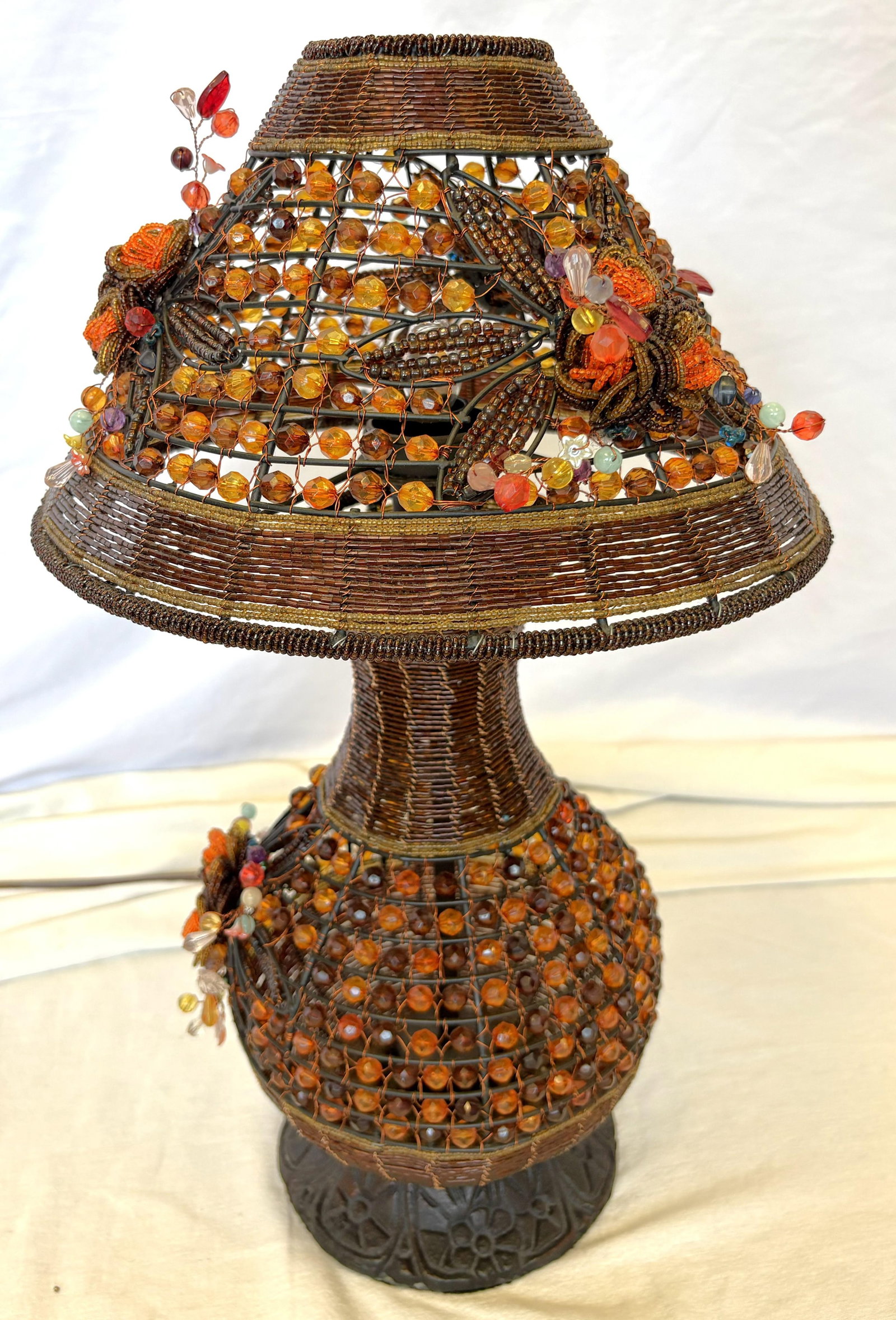 Vintage Beaded Tramp Art Table Lamp With Floral Embellishments - 11