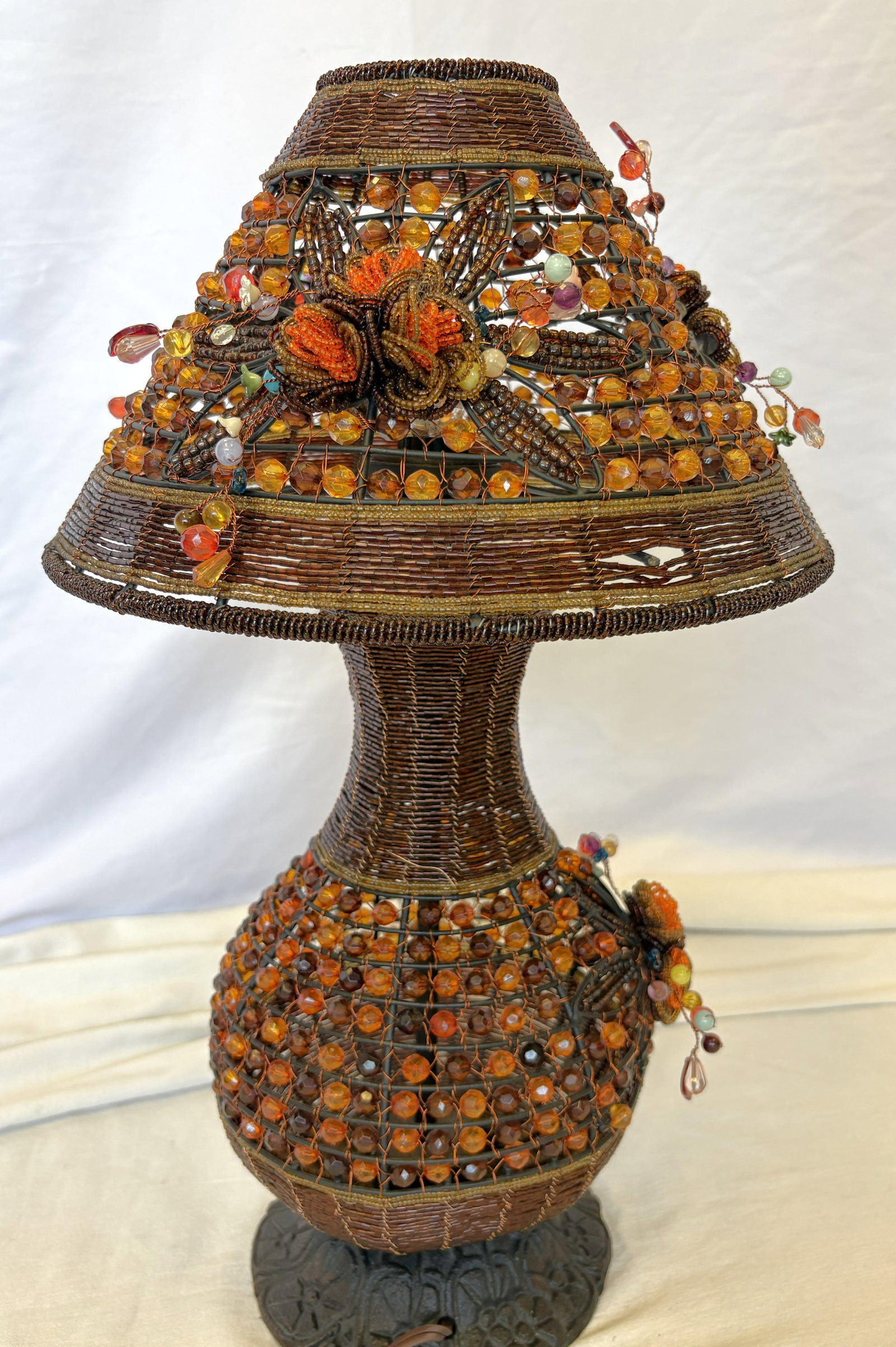 Vintage Beaded Tramp Art Table Lamp With Floral Embellishments - 13