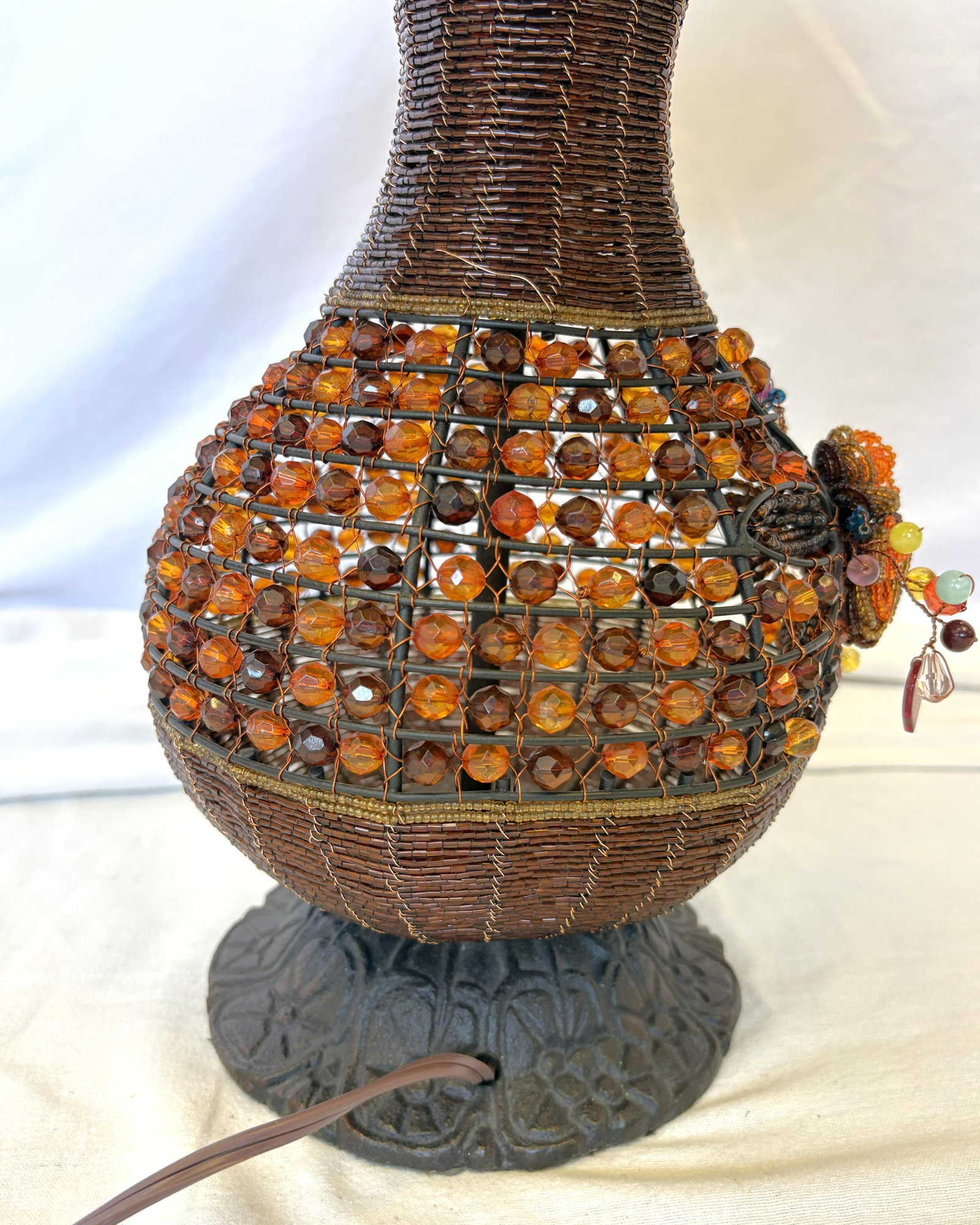 Vintage Beaded Tramp Art Table Lamp With Floral Embellishments - 14
