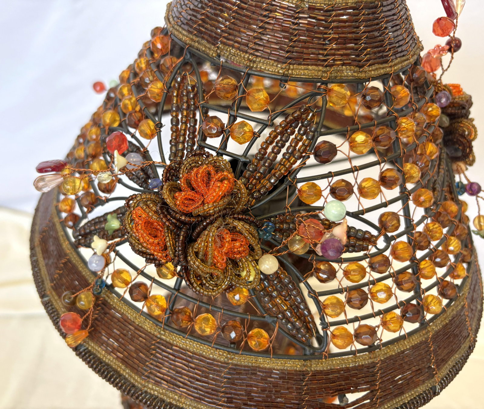 Vintage Beaded Tramp Art Table Lamp With Floral Embellishments - 15