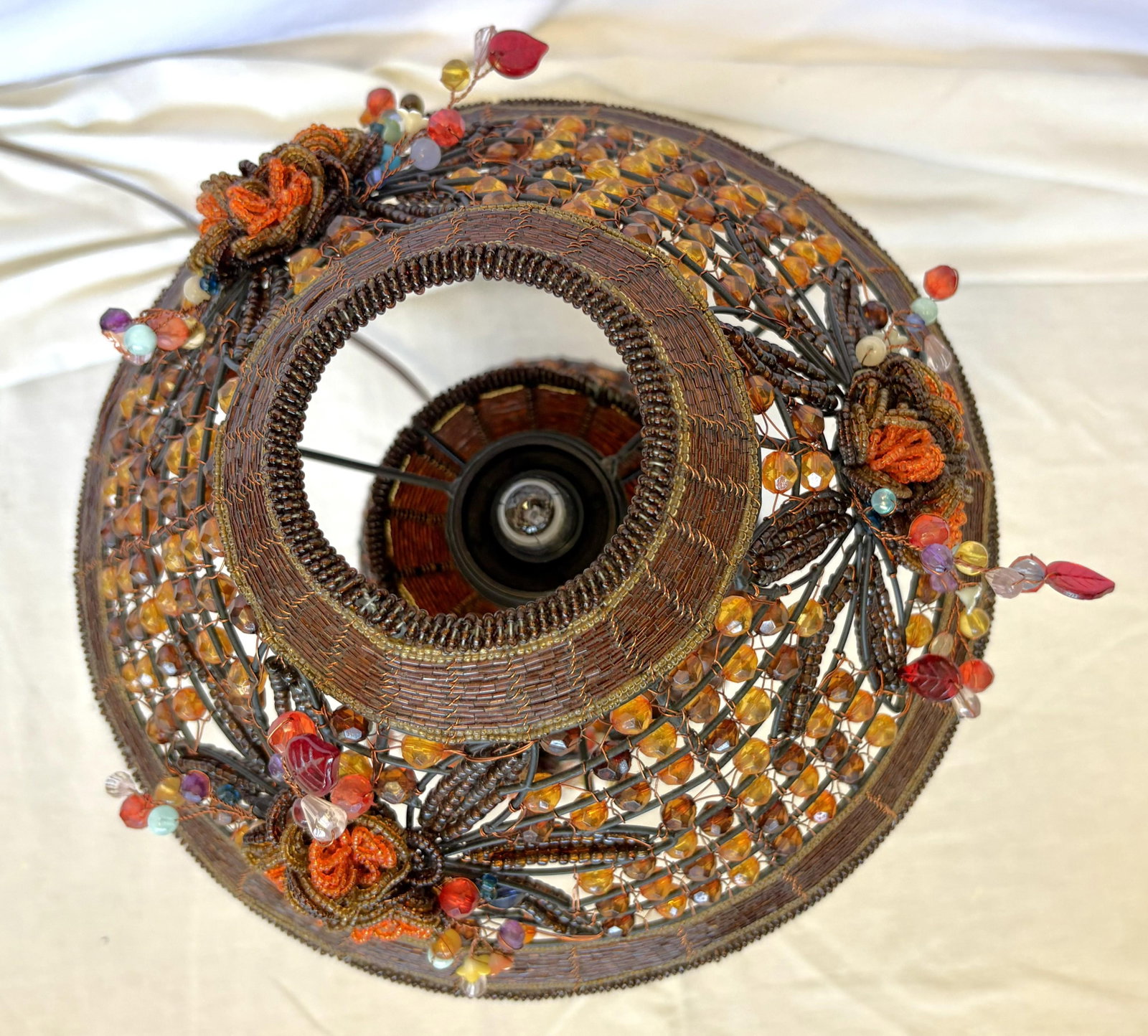 Vintage Beaded Tramp Art Table Lamp With Floral Embellishments - 4