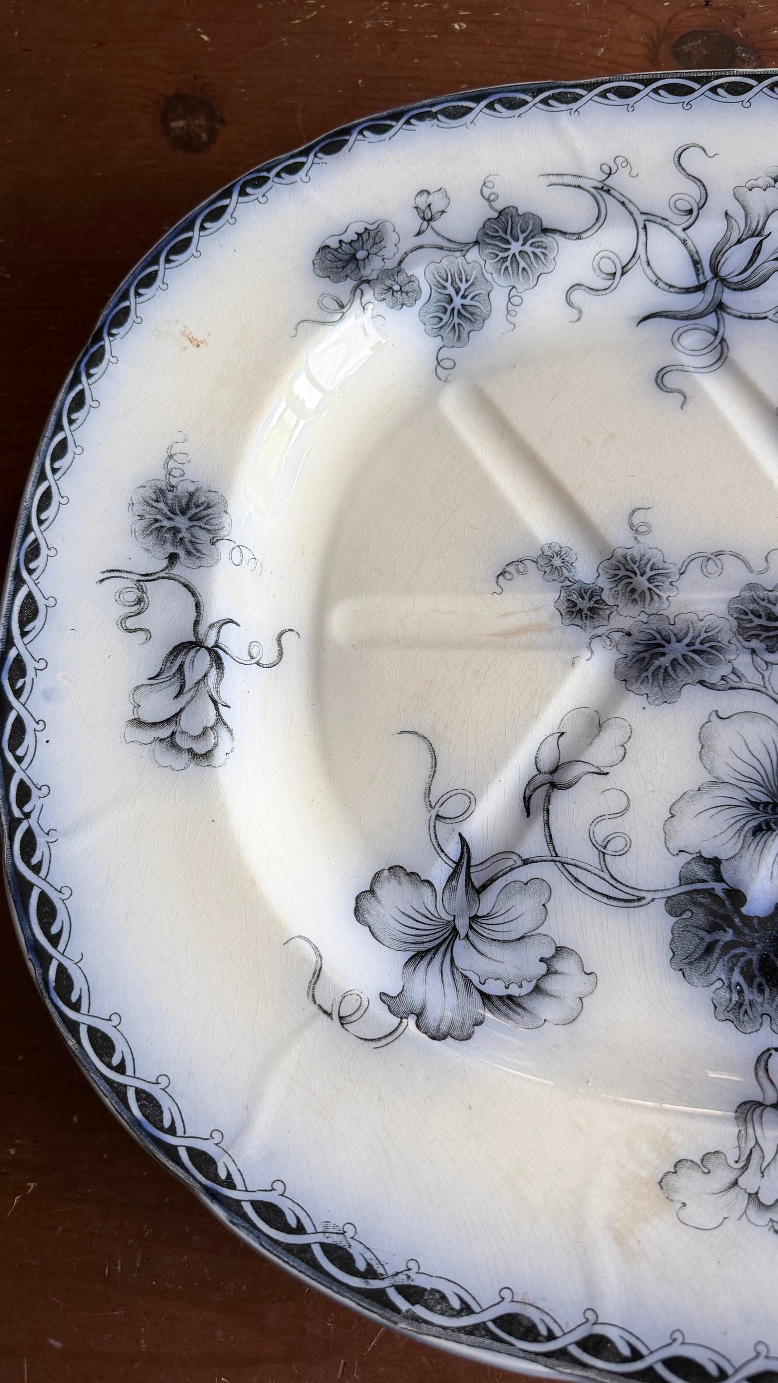 Antique Staffordshire Aesthetic Period Flow Mulberry "Aliwal" Pattern Tree in the Well Meat Platter, - 2