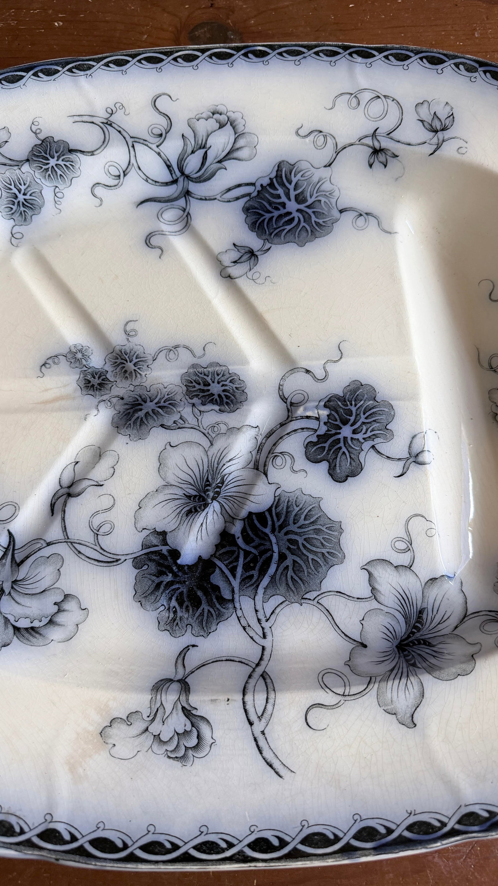 Antique Staffordshire Aesthetic Period Flow Mulberry "Aliwal" Pattern Tree in the Well Meat Platter, - 4
