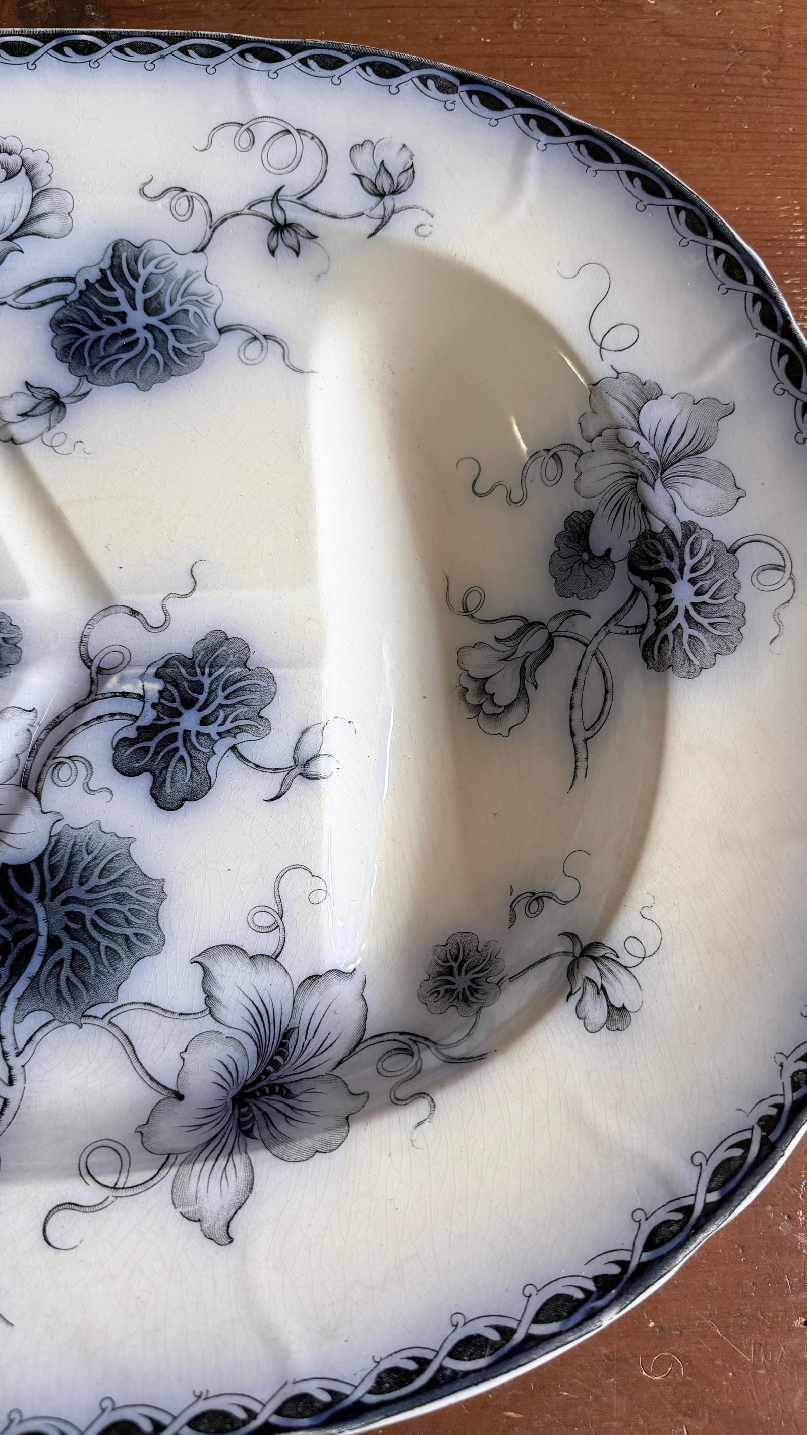 Antique Staffordshire Aesthetic Period Flow Mulberry "Aliwal" Pattern Tree in the Well Meat Platter, - 7
