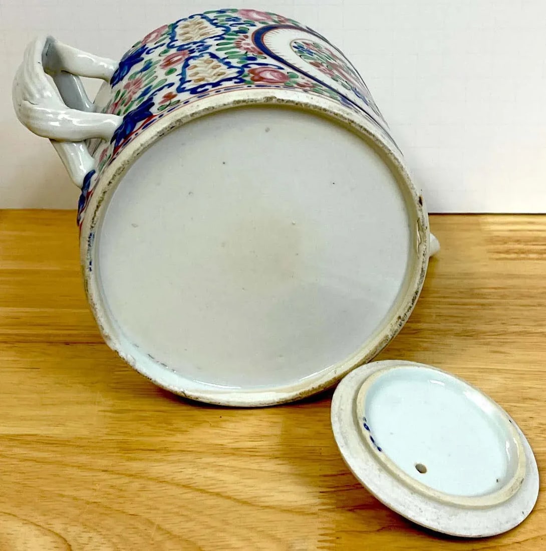 18th C Chinese Export Famille Rose Tea Pot, in the French Taste - 11