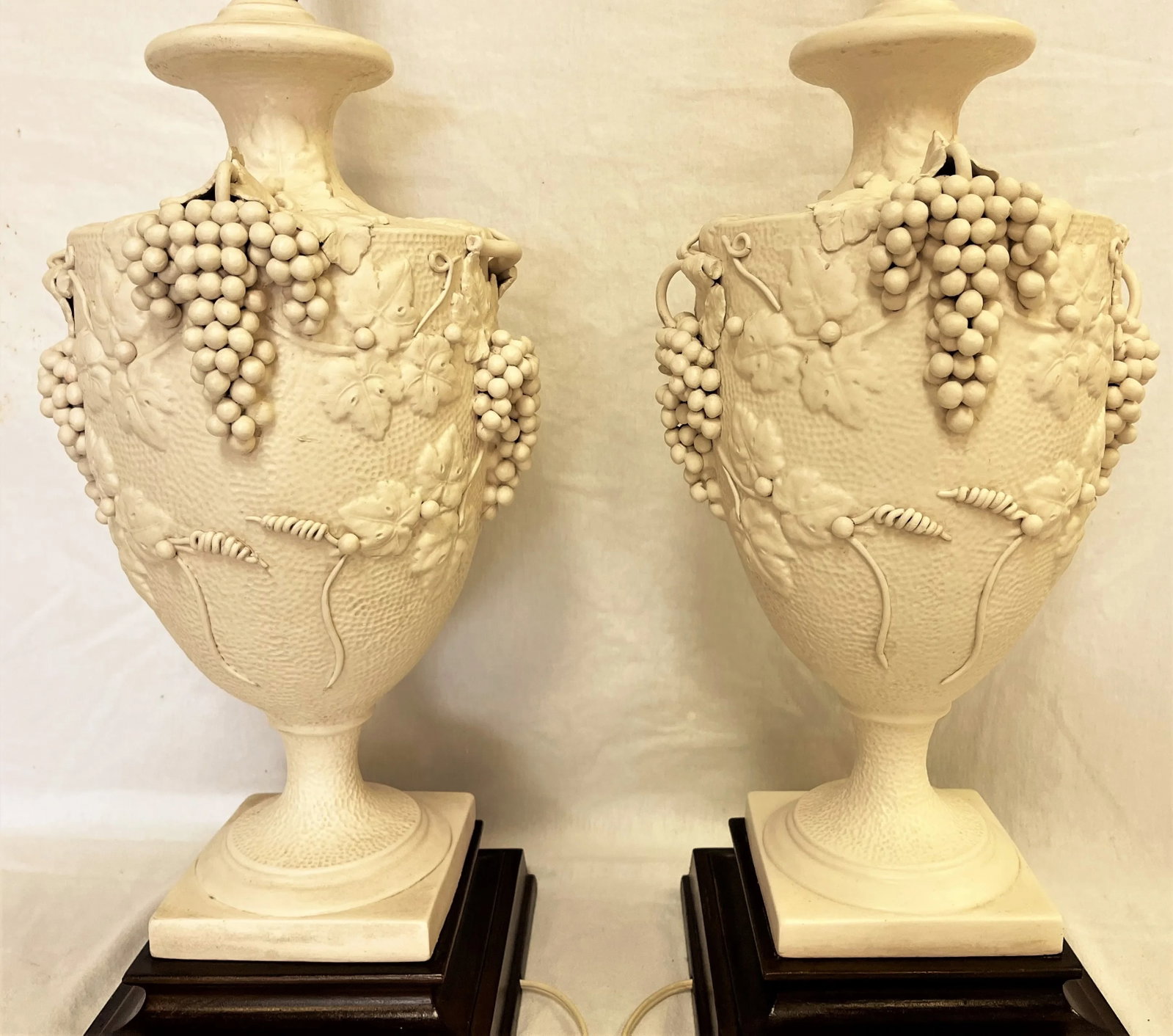 Vintage 1950's Italian Blanc De Chine Porcelain Lamps With Grape Cluster Motif- a Pair - 5